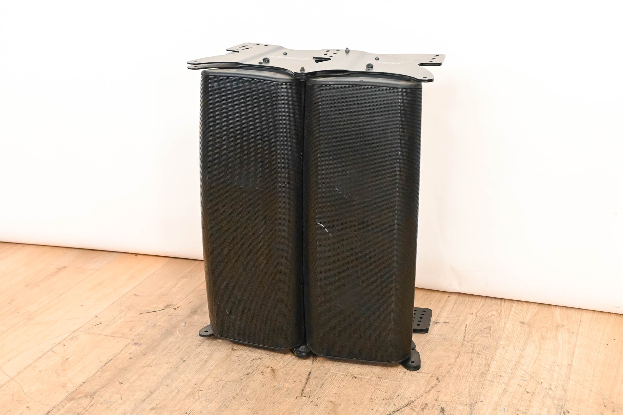 QSC WL2082-i Installation Line Array Loudspeaker (PAIR)