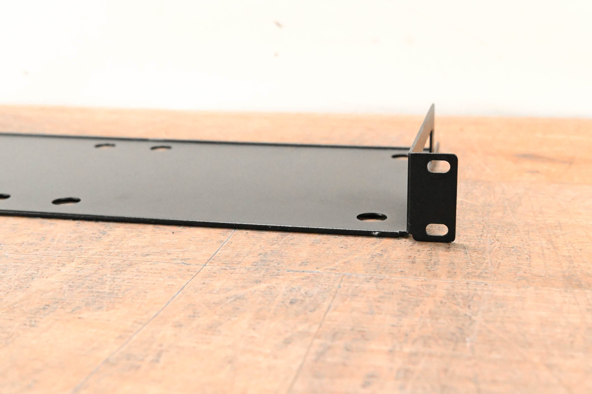 BSS BSSRACKSHELF1U 1U Rack-Mount Kit