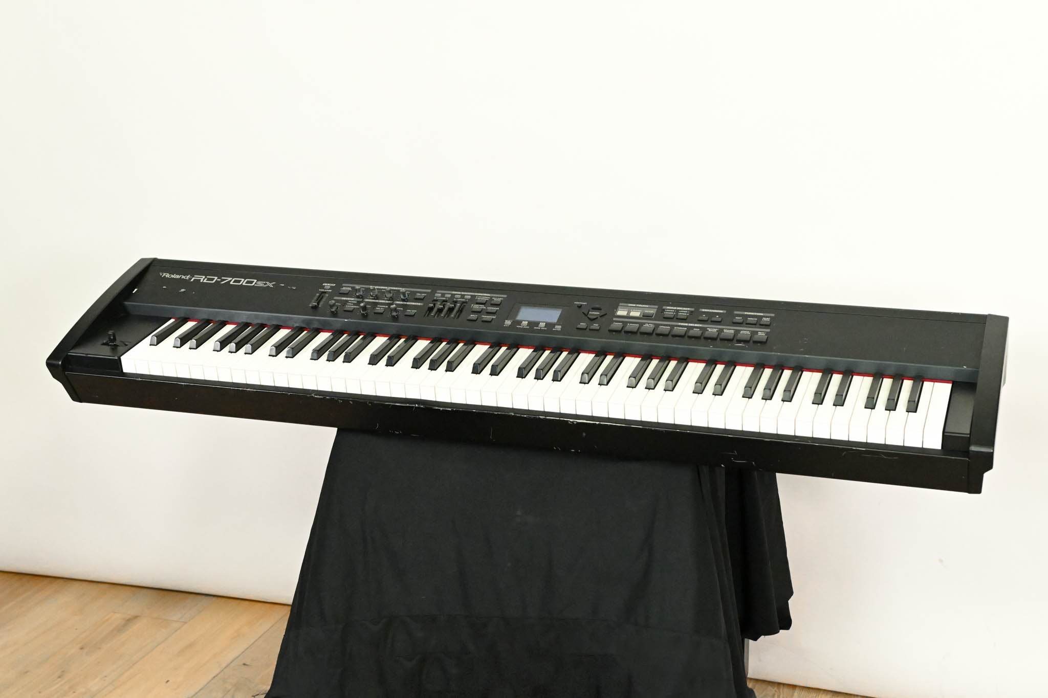 Roland RD-700SX 88-Key Digital Stage Piano