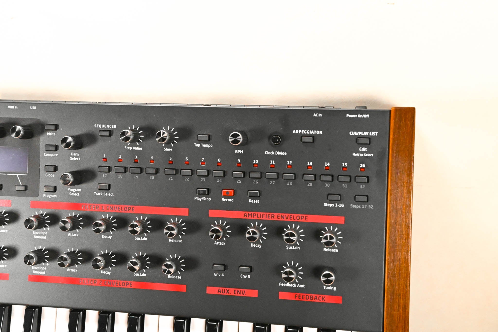 Dave Smith Instruments Pro 2 44-Key Monophonic / Paraphonic Synthesizer