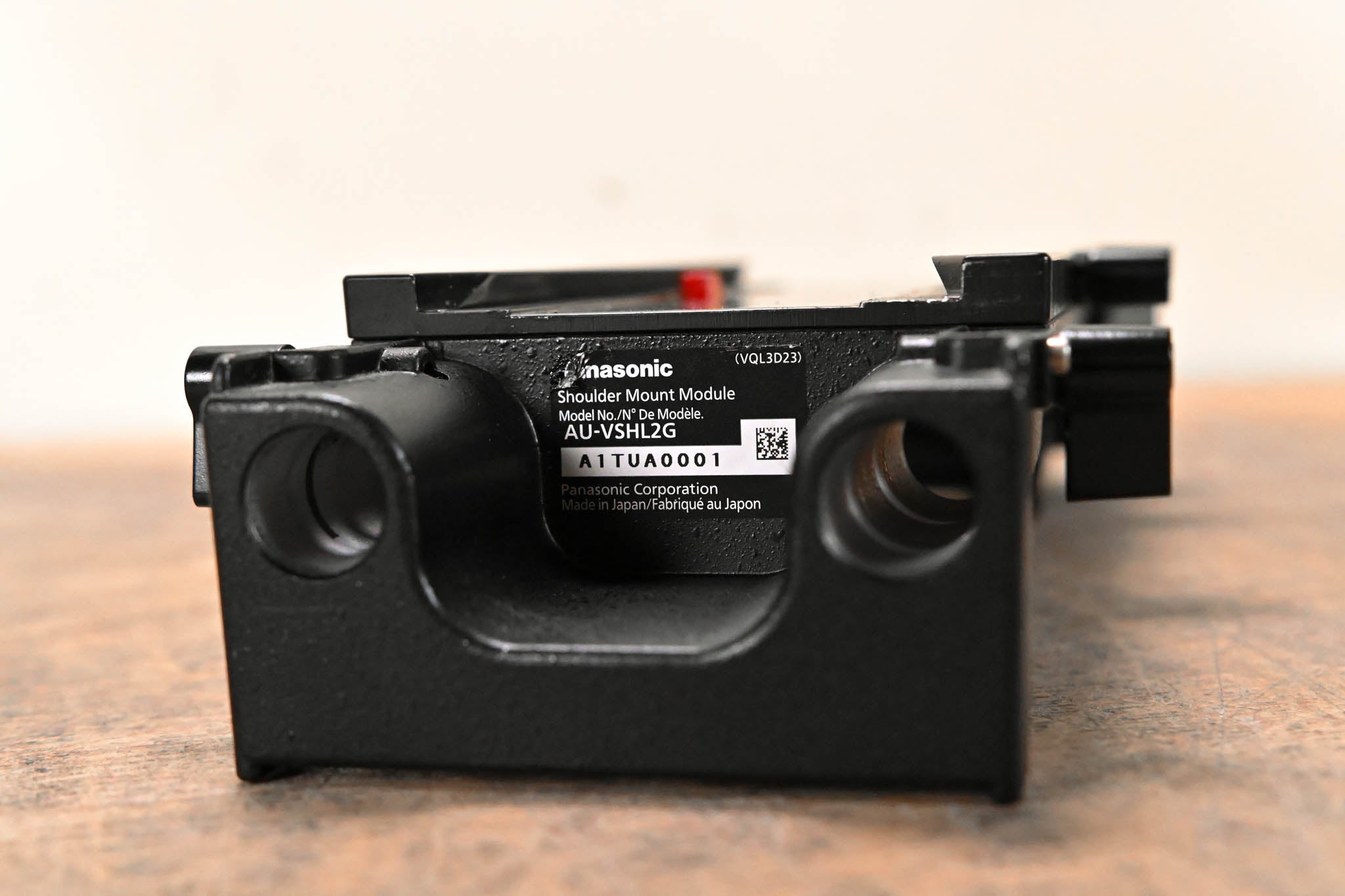 Panasonic AU-VSHL2G Cinema-Style Shoulder Mount for VariCam LT