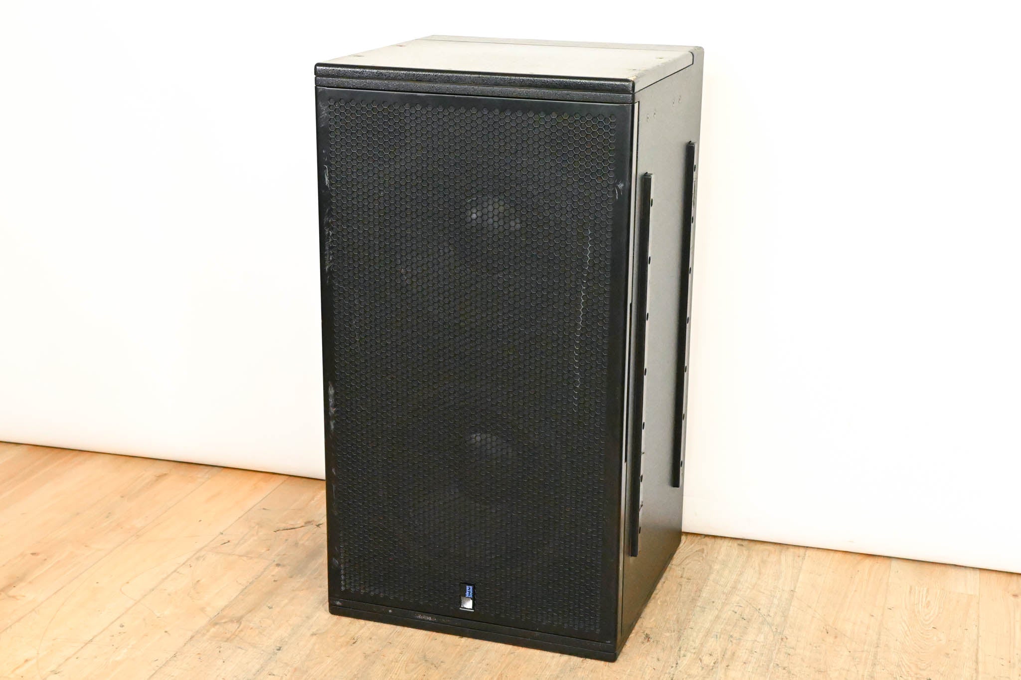 Meyer Sound 600-HP Compact High-Power Subwoofer