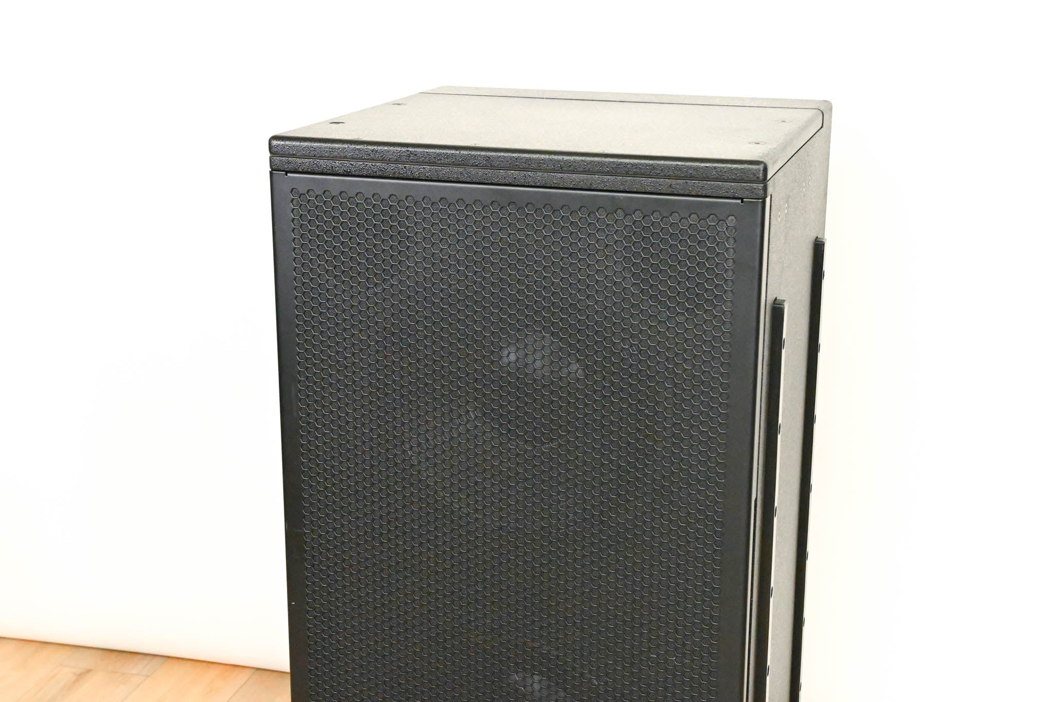 Meyer Sound 600-HP Compact High-Power Subwoofer