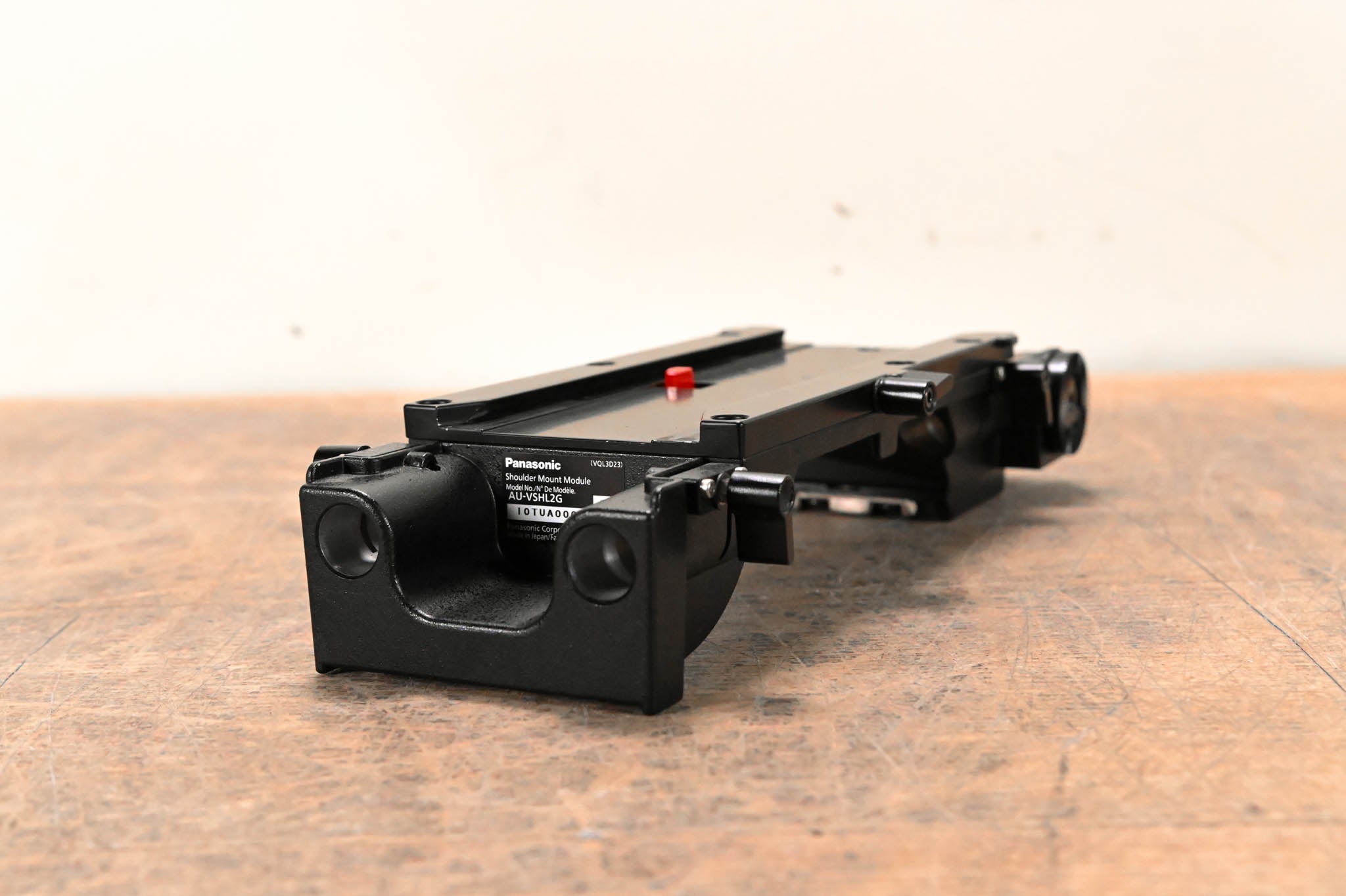 Panasonic AU-VSHL2G Cinema-Style Shoulder Mount for VariCam LT