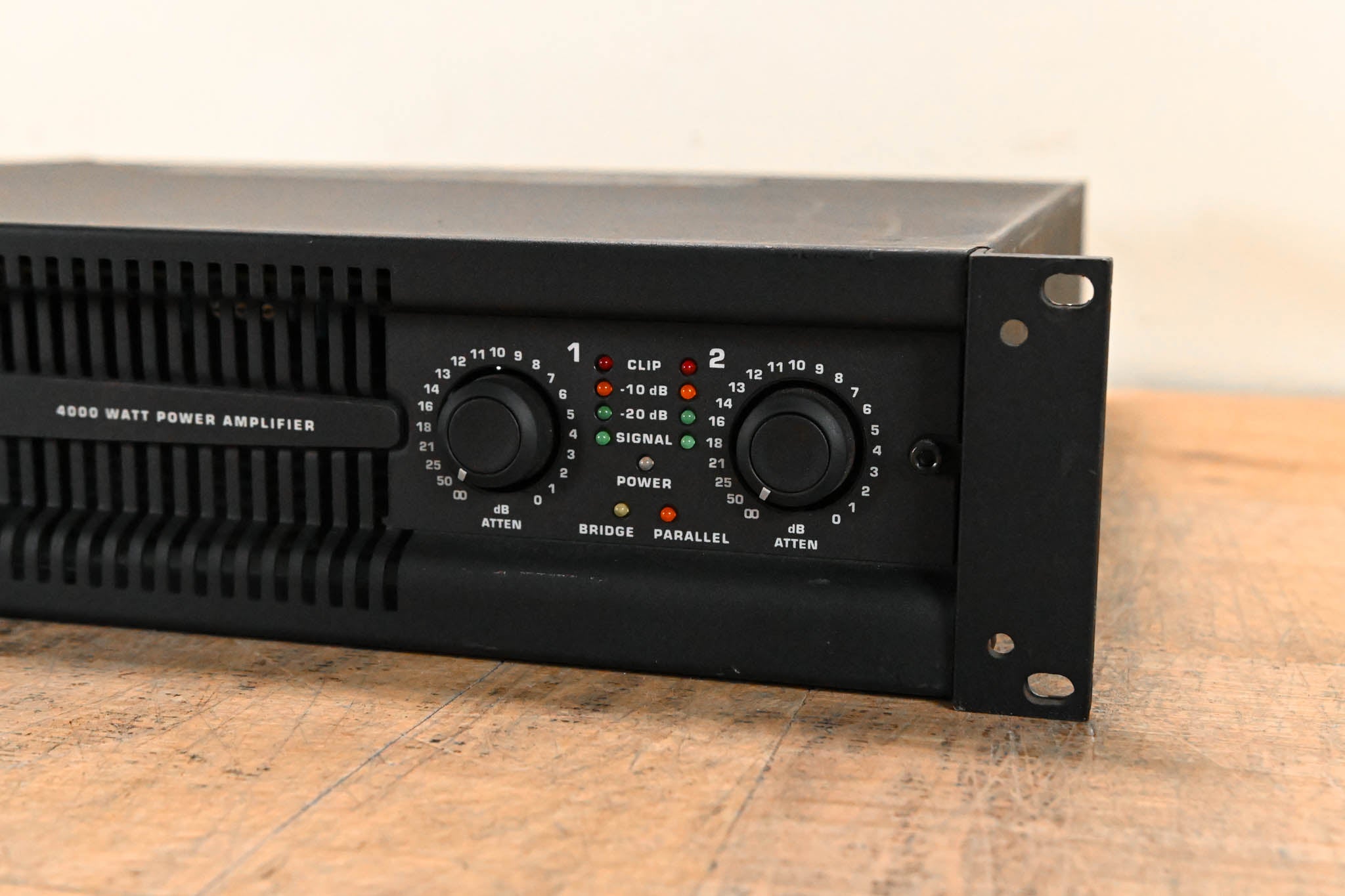 QSC PL340 Powerlight 3 Series 2-Channel Power Amplifier