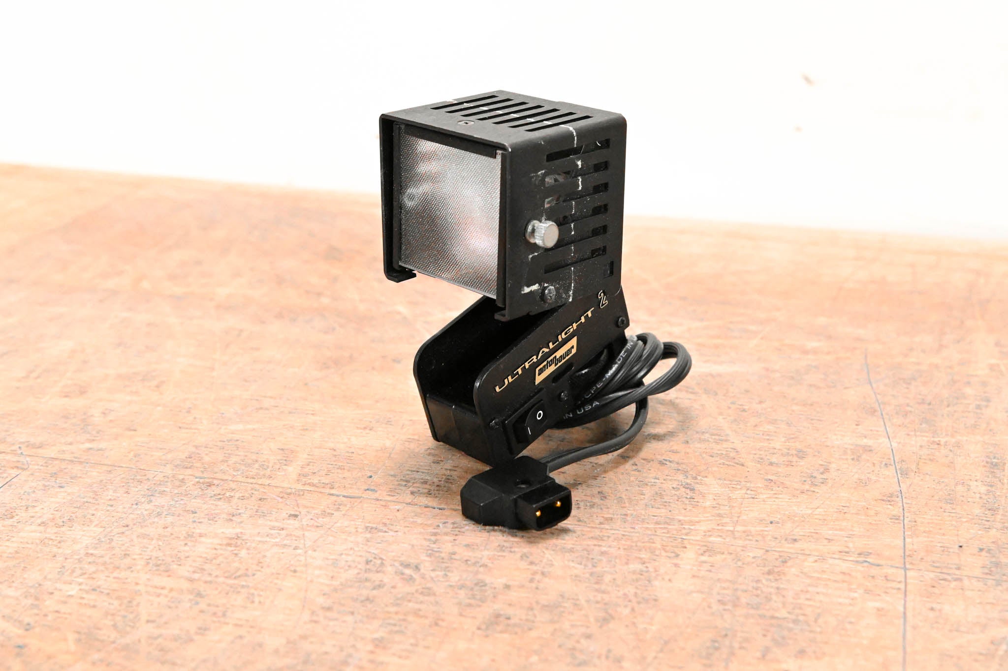 Anton Bauer Ultralight 2 On-Camera Light