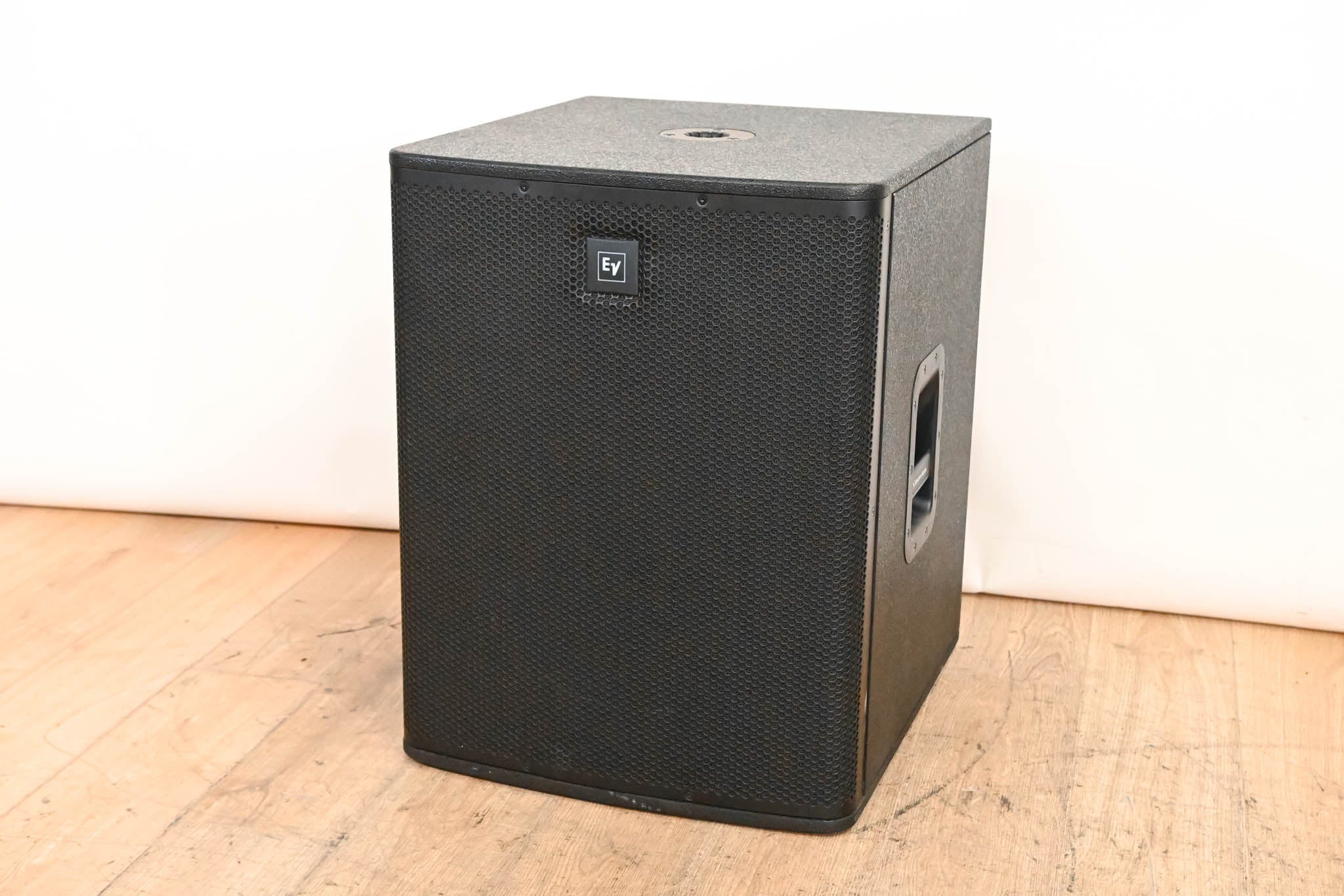 Electro-Voice (EV) ELX118 18" Passive Subwoofer