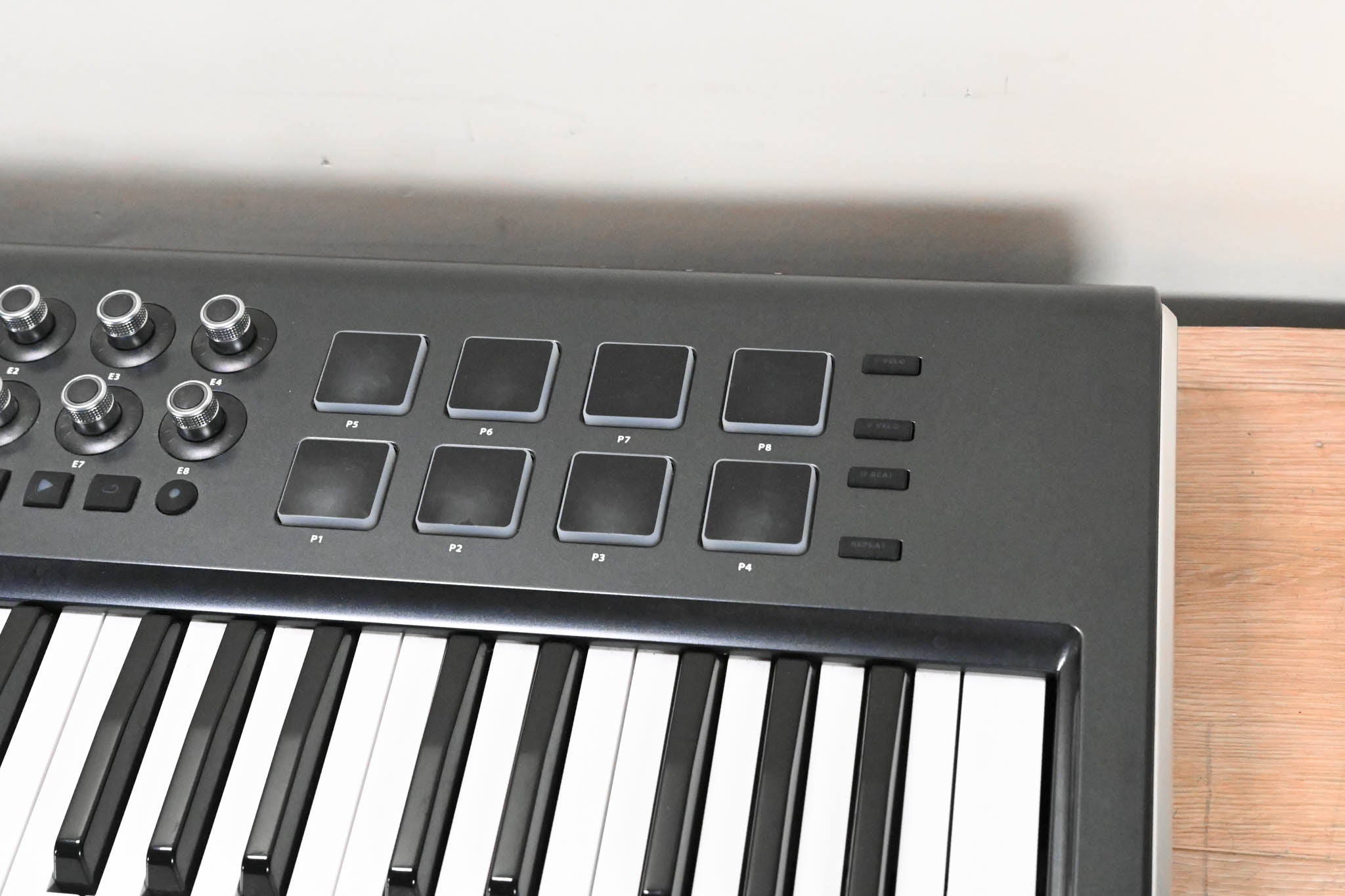 Behringer Motor 61 61-Key USB/MIDI Controller Keyboard (NO POWER SUPPLY)