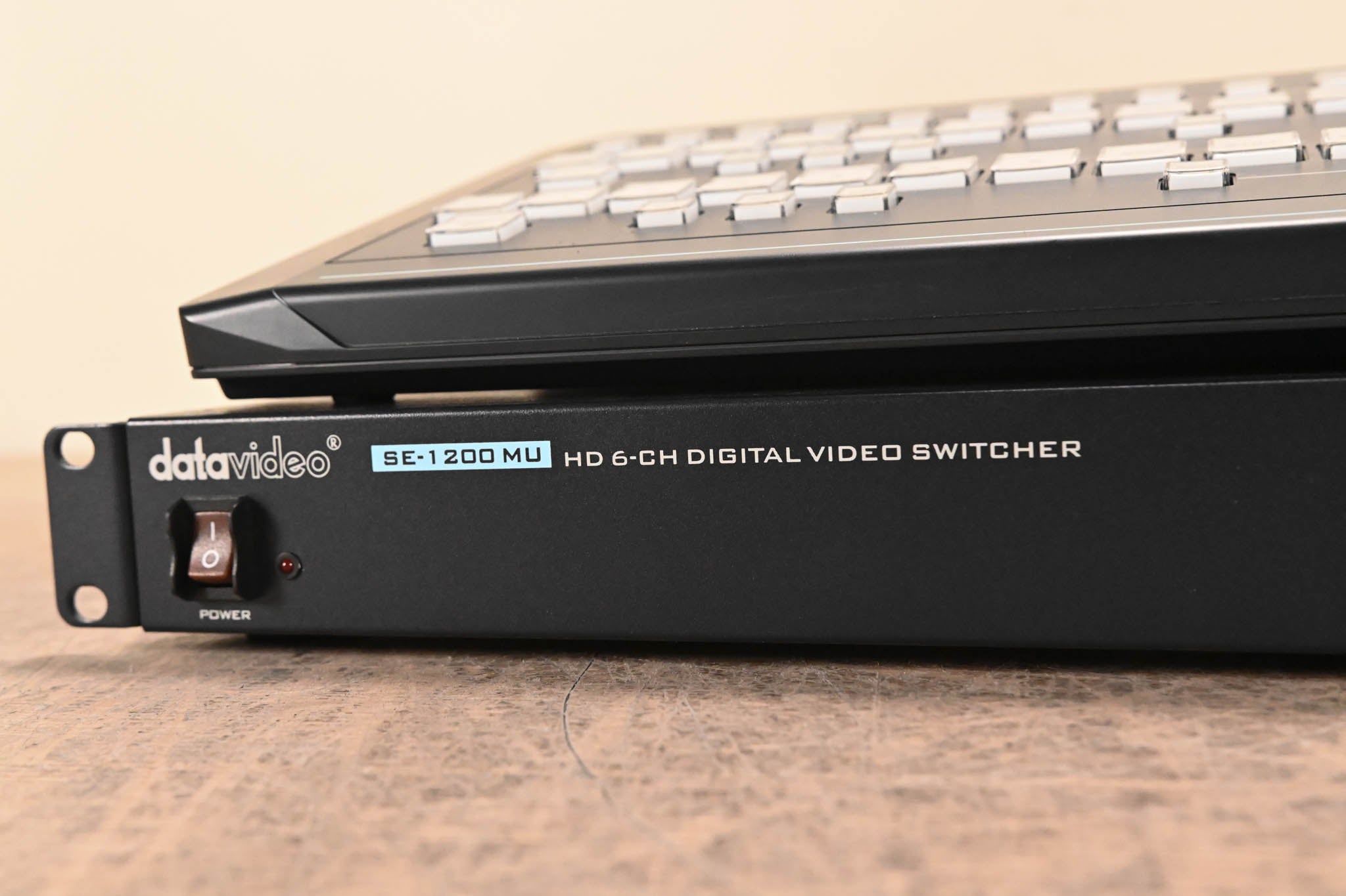 Datavideo SE-1200MU 6-Input Switcher with RMC-260 Controller (NO PSU)