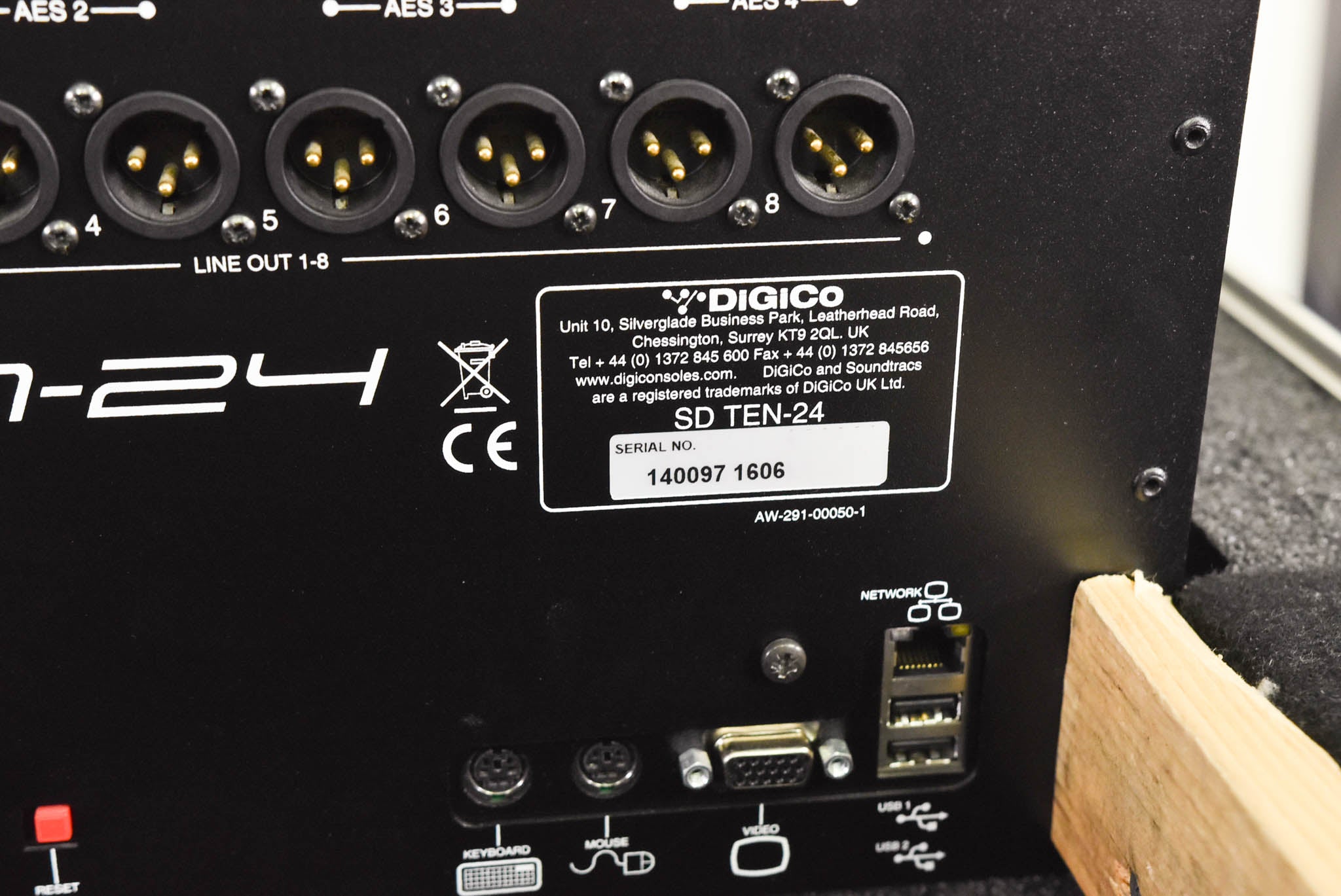 DiGiCo SD10-24 Digital Mixing Console with Road Case