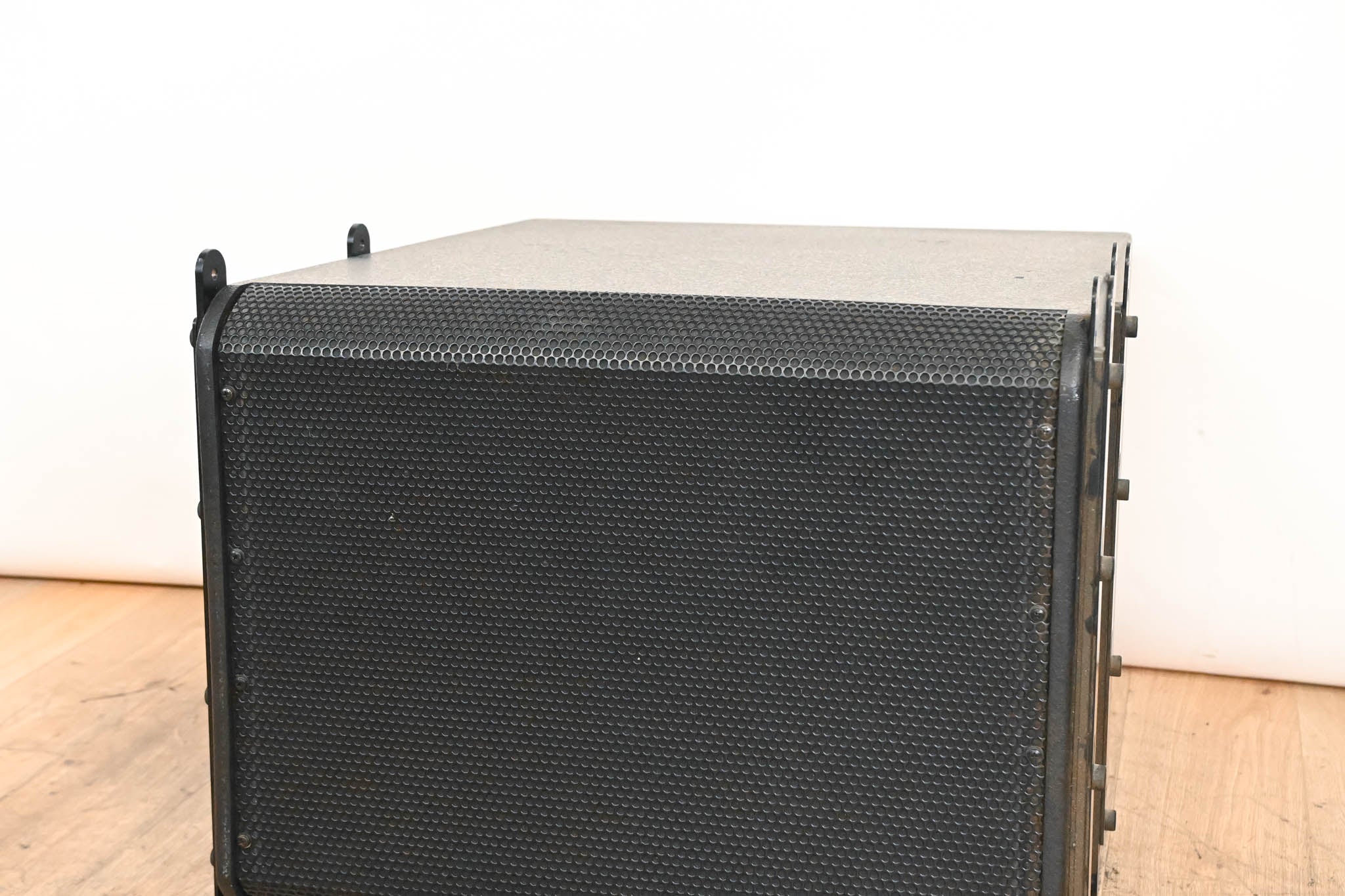 QSC WL118-sw 18" 850W Passive Line Array Subwoofer