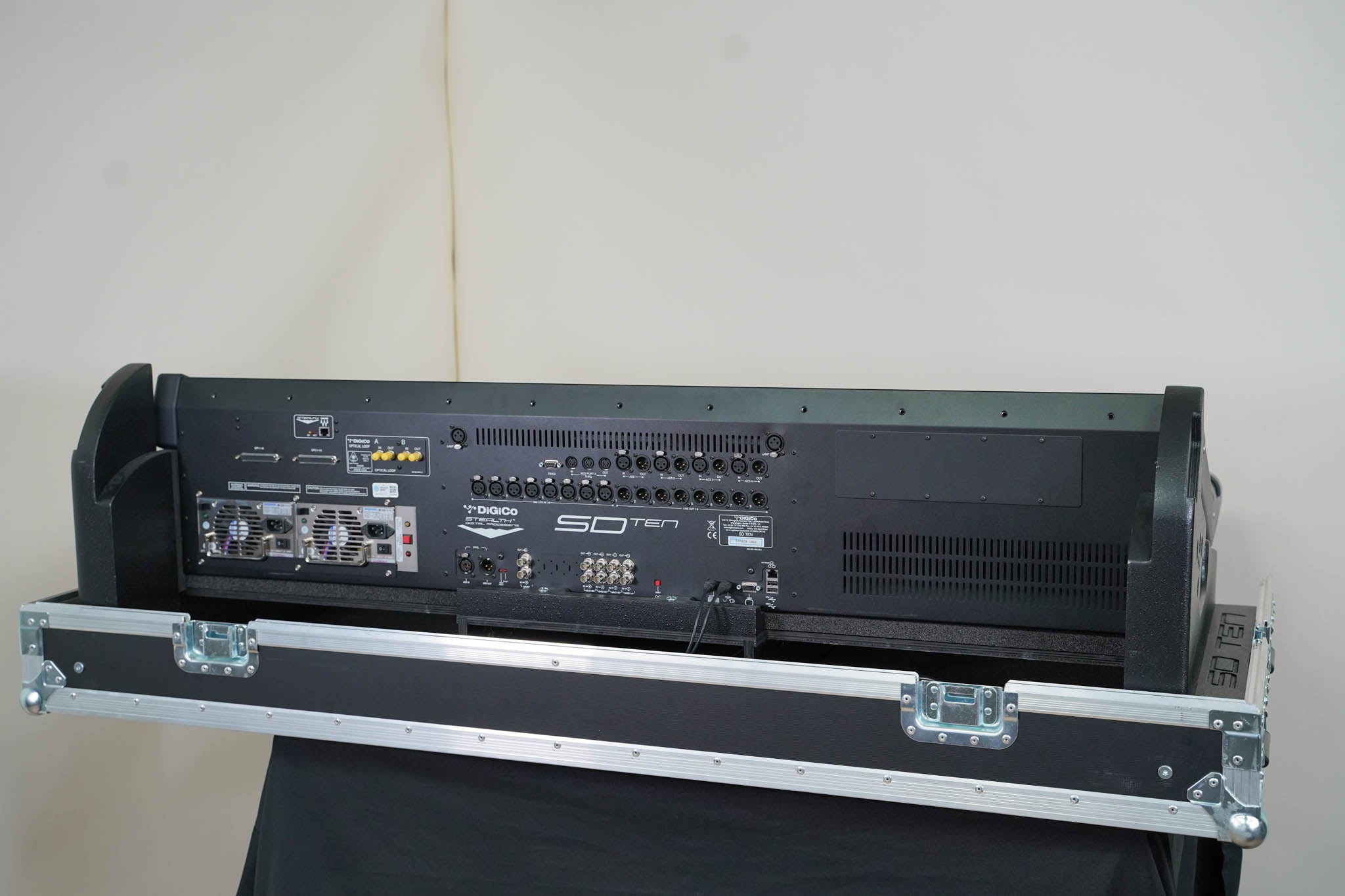 DiGiCo SD10 Digital Mixing Console w/ Waves Card, ST Optical & Road Case