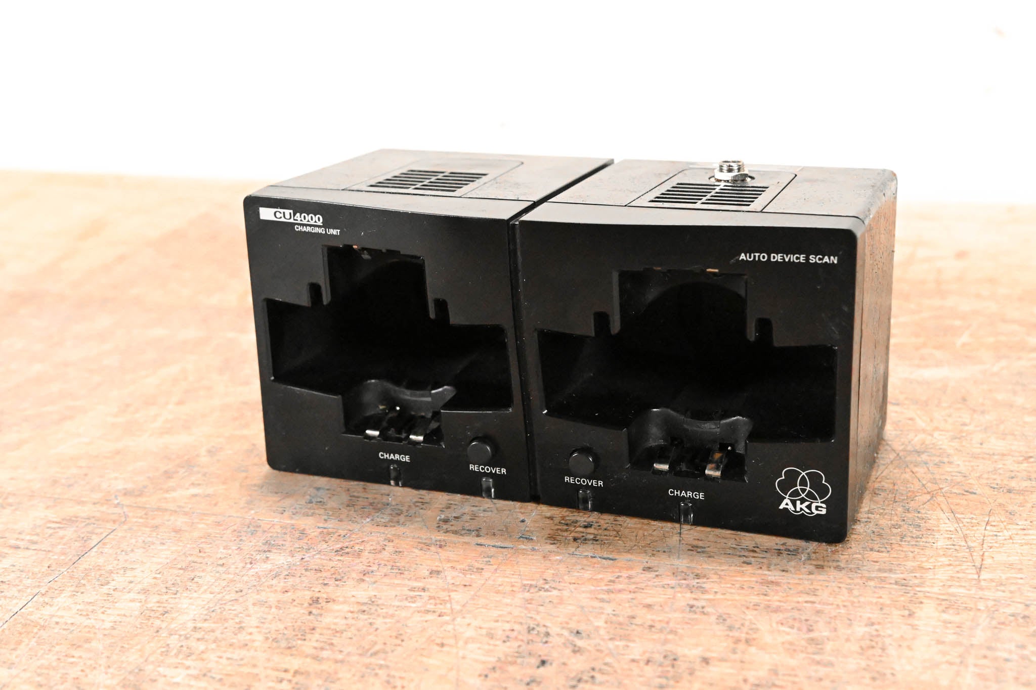 AKG CU4000 Charging Unit for HT4500 and PT4500 (NO POWER SUPPLY)