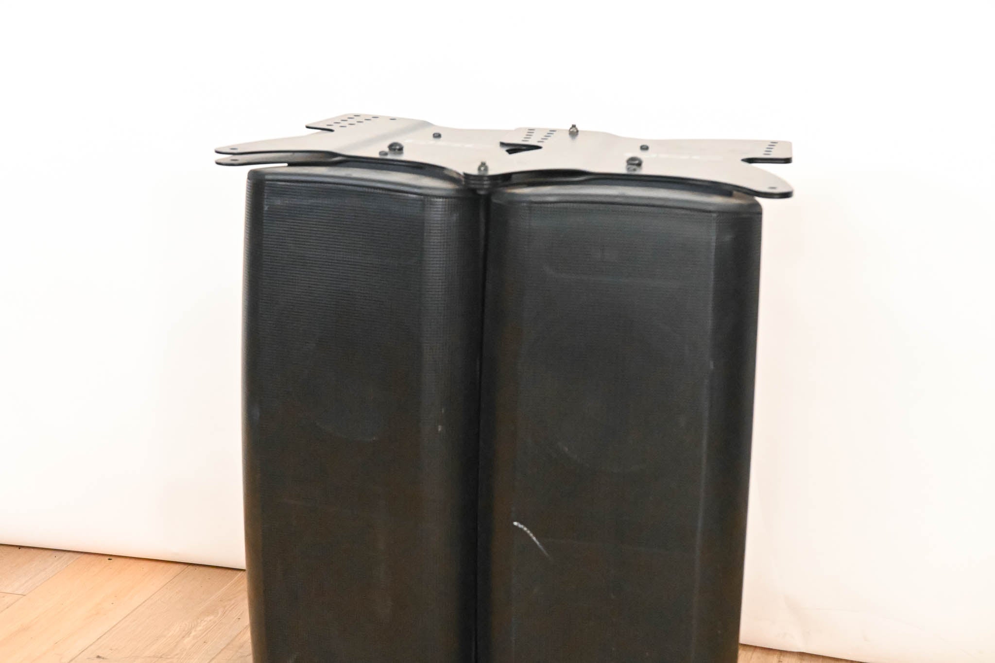 QSC WL2082-i Installation Line Array Loudspeaker (PAIR)