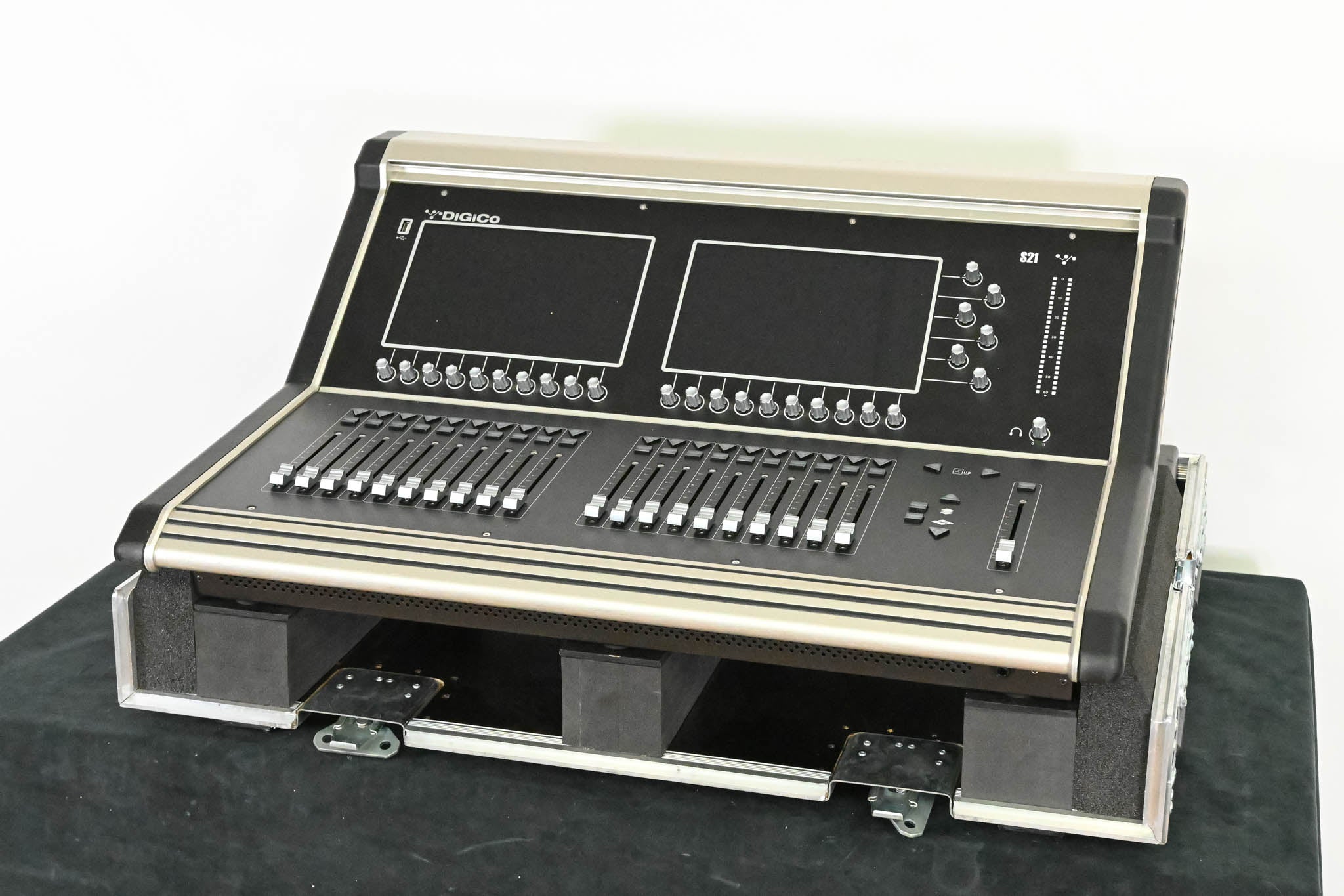 DiGiCo S21 48-Channel Digital Audio Mixing Console with Road Case