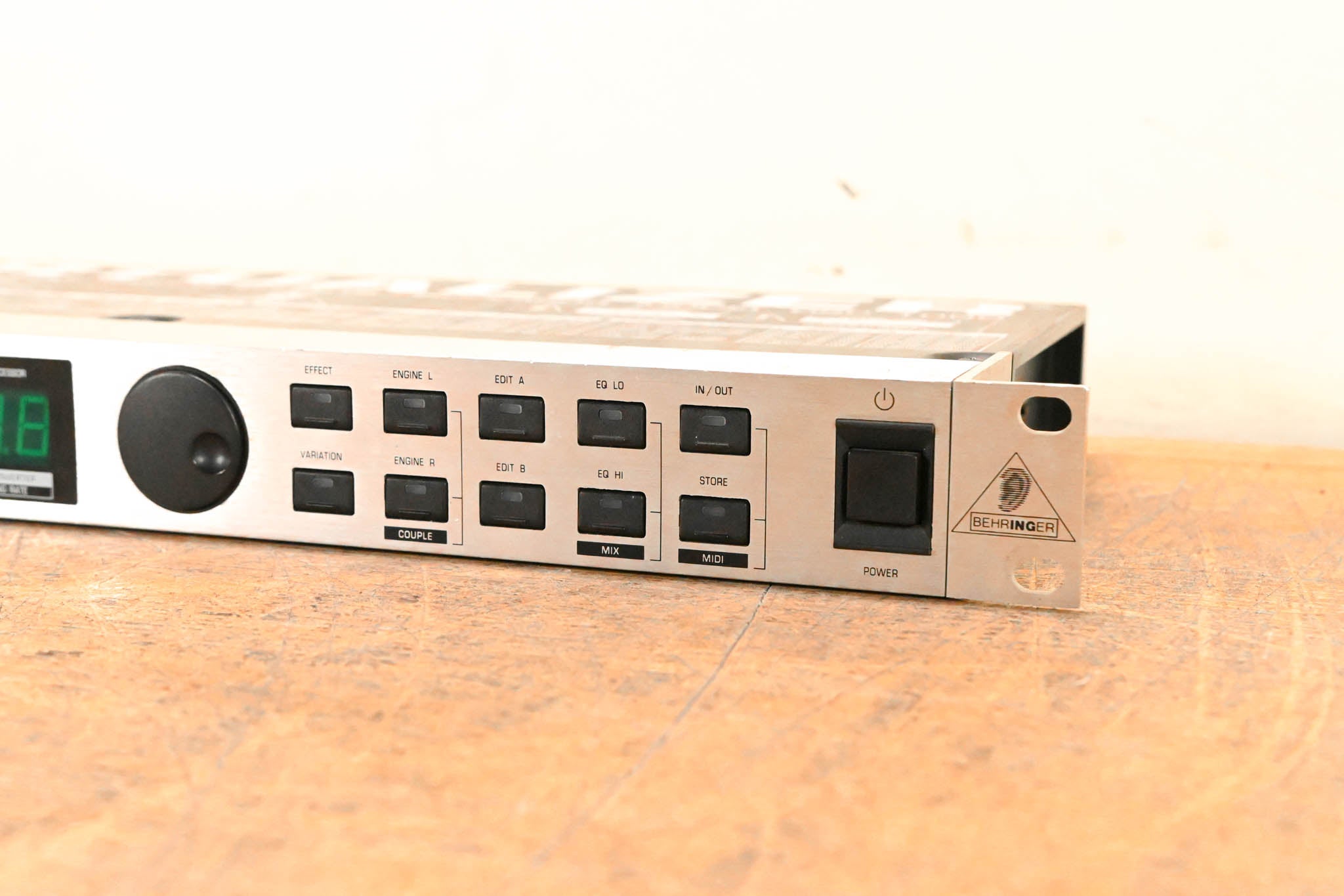 Behringer DSP 1000 Virtualizer 24-Bit Digital Effects Processor