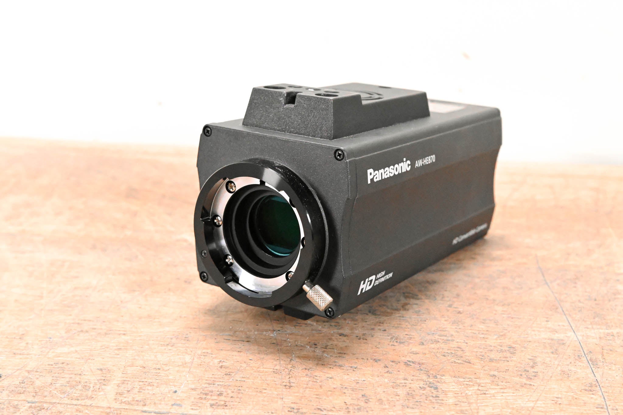 Panasonic AW-HE870 HD-Compatible 2/3 type 3CCD HD/SD Convertible Camera