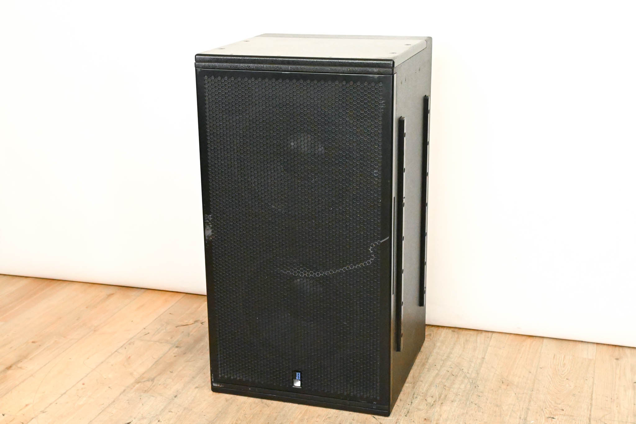 Meyer Sound 600-HP Compact High-Power Subwoofer