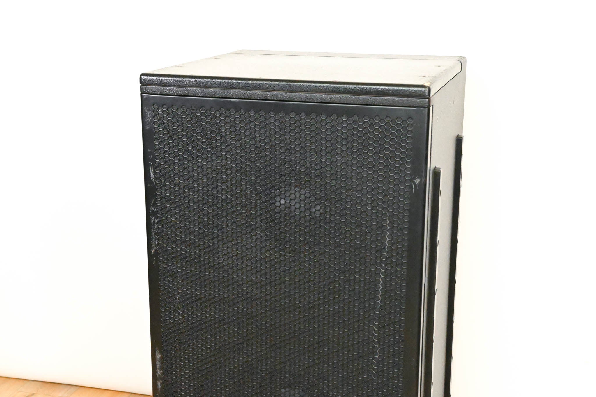 Meyer Sound 600-HP Compact High-Power Subwoofer