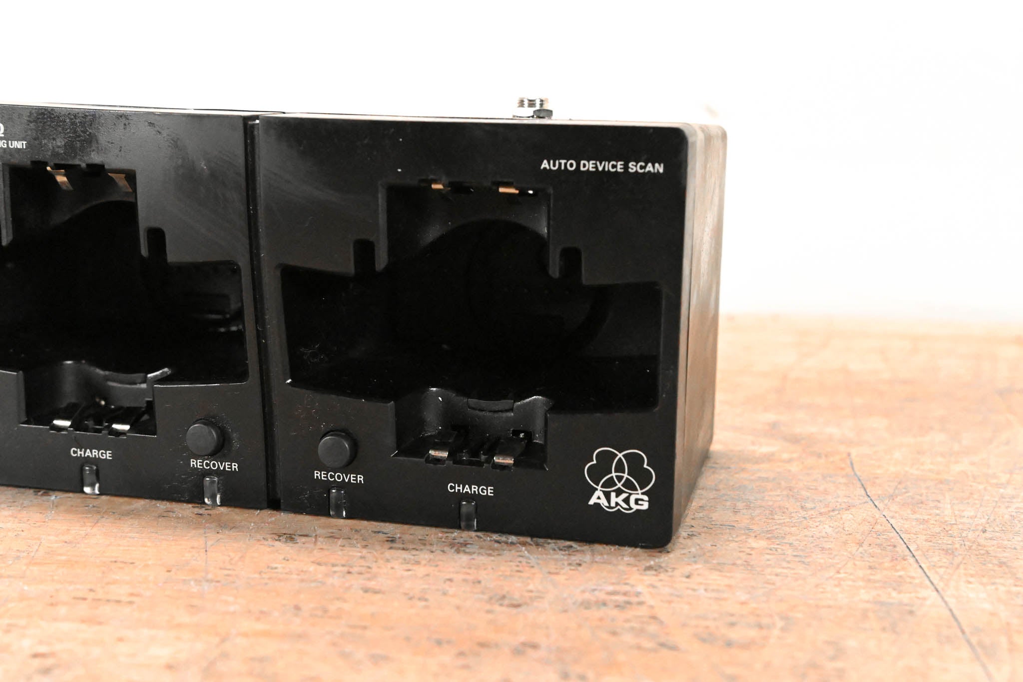 AKG CU4000 Charging Unit for HT4500 and PT4500 (NO POWER SUPPLY)