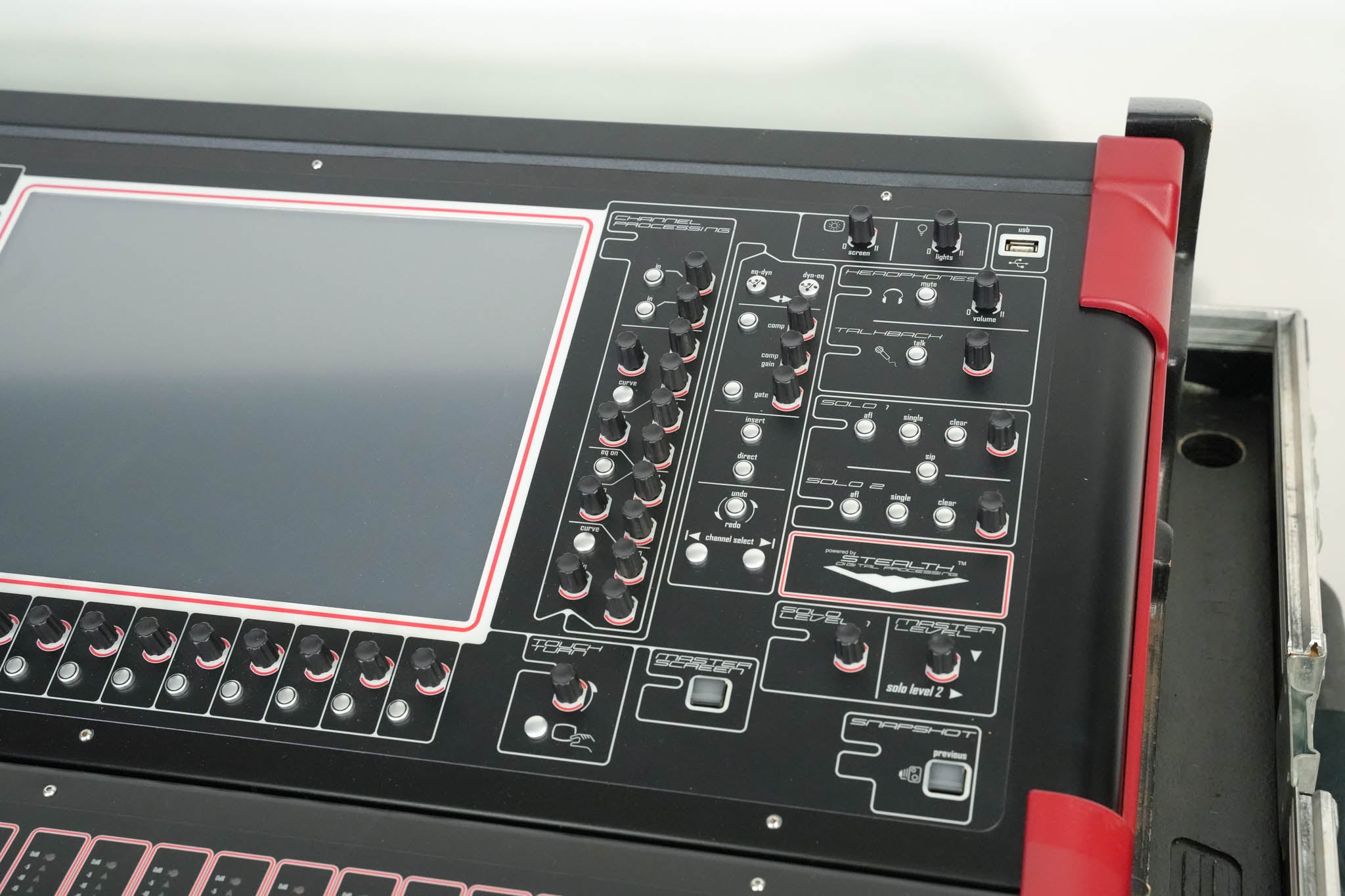 DiGiCo SD9 Digital Mixing Console with Road Case