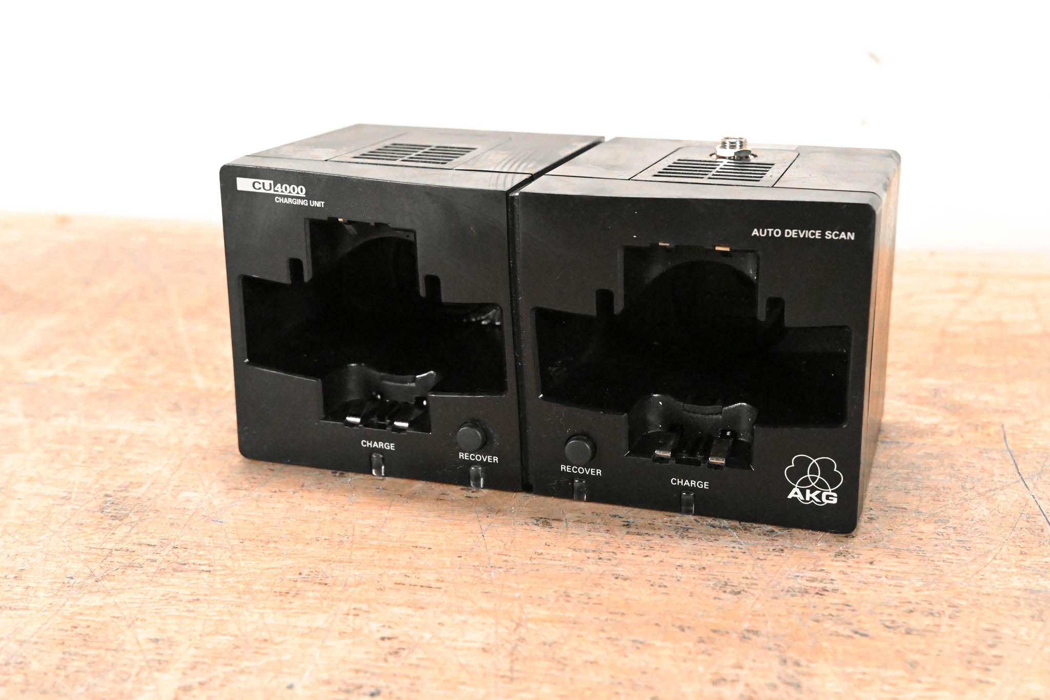 AKG CU4000 Charging Unit for HT4500 and PT4500 (NO POWER SUPPLY)