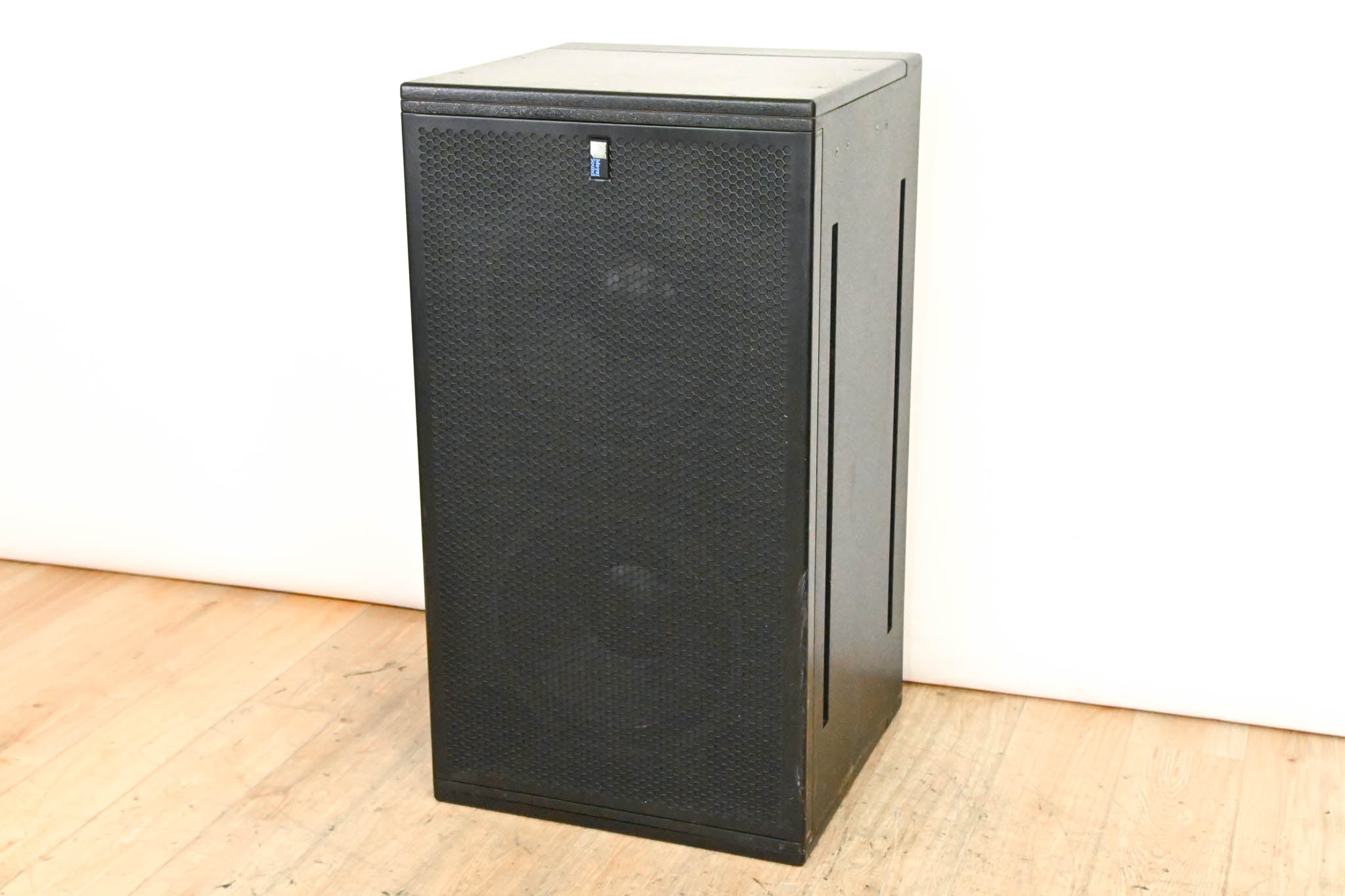 Meyer Sound 600-HP Compact High-Power Subwoofer