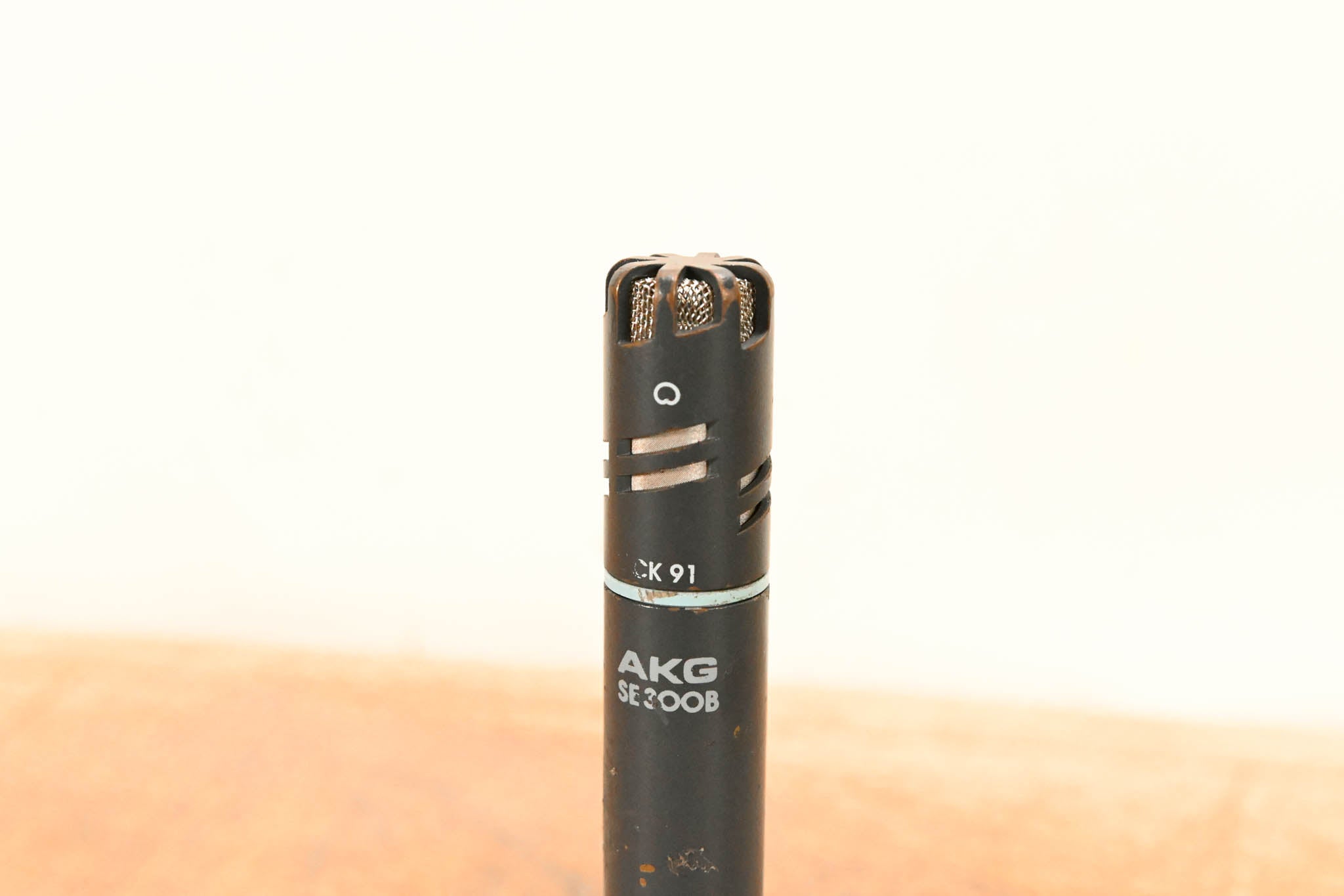 AKG SE300 B Condenser Instrument Microphone with CK91 Cardioid Capsule