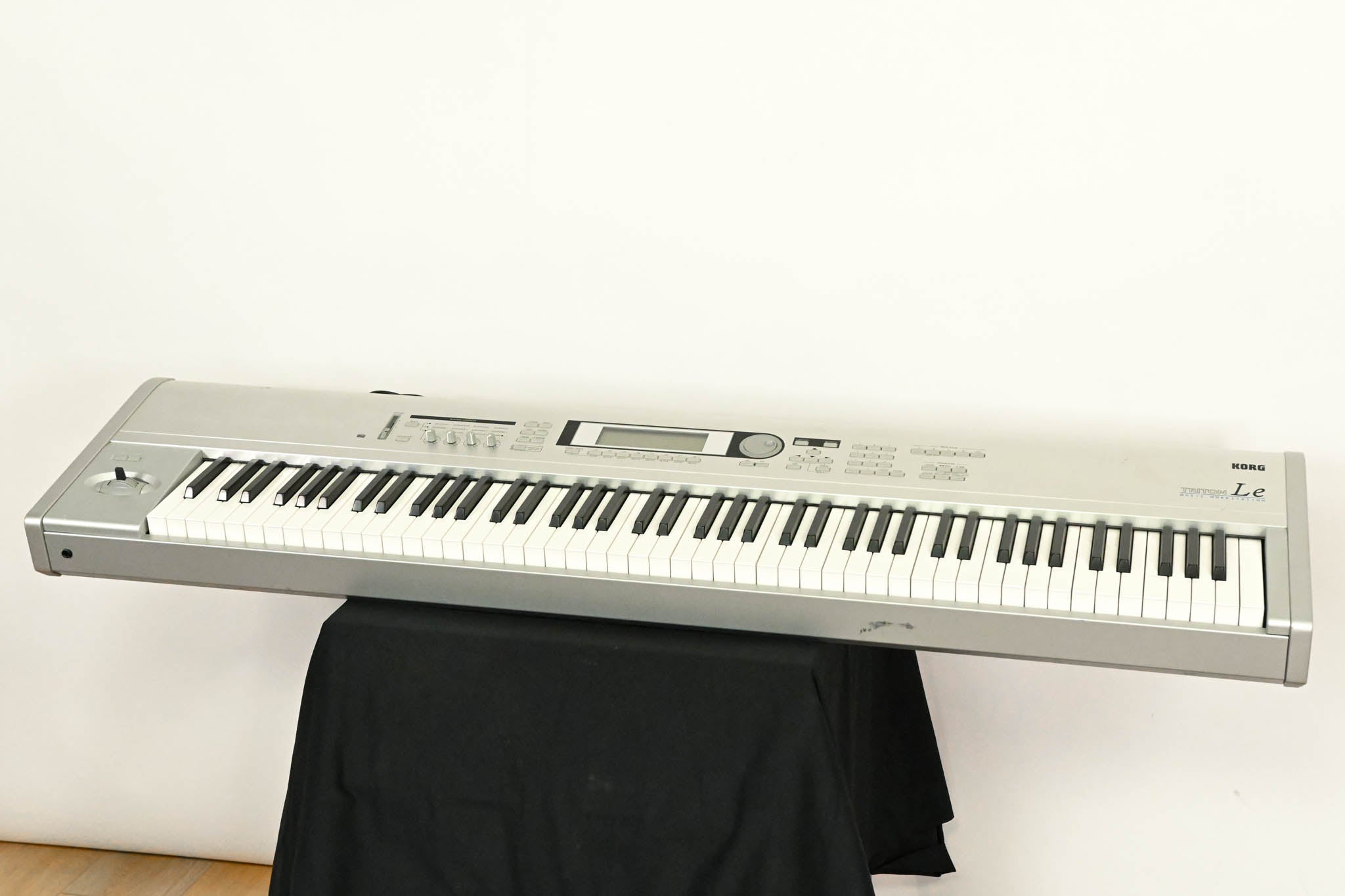 Korg TRITON Le 88 Music Workstation Keyboard