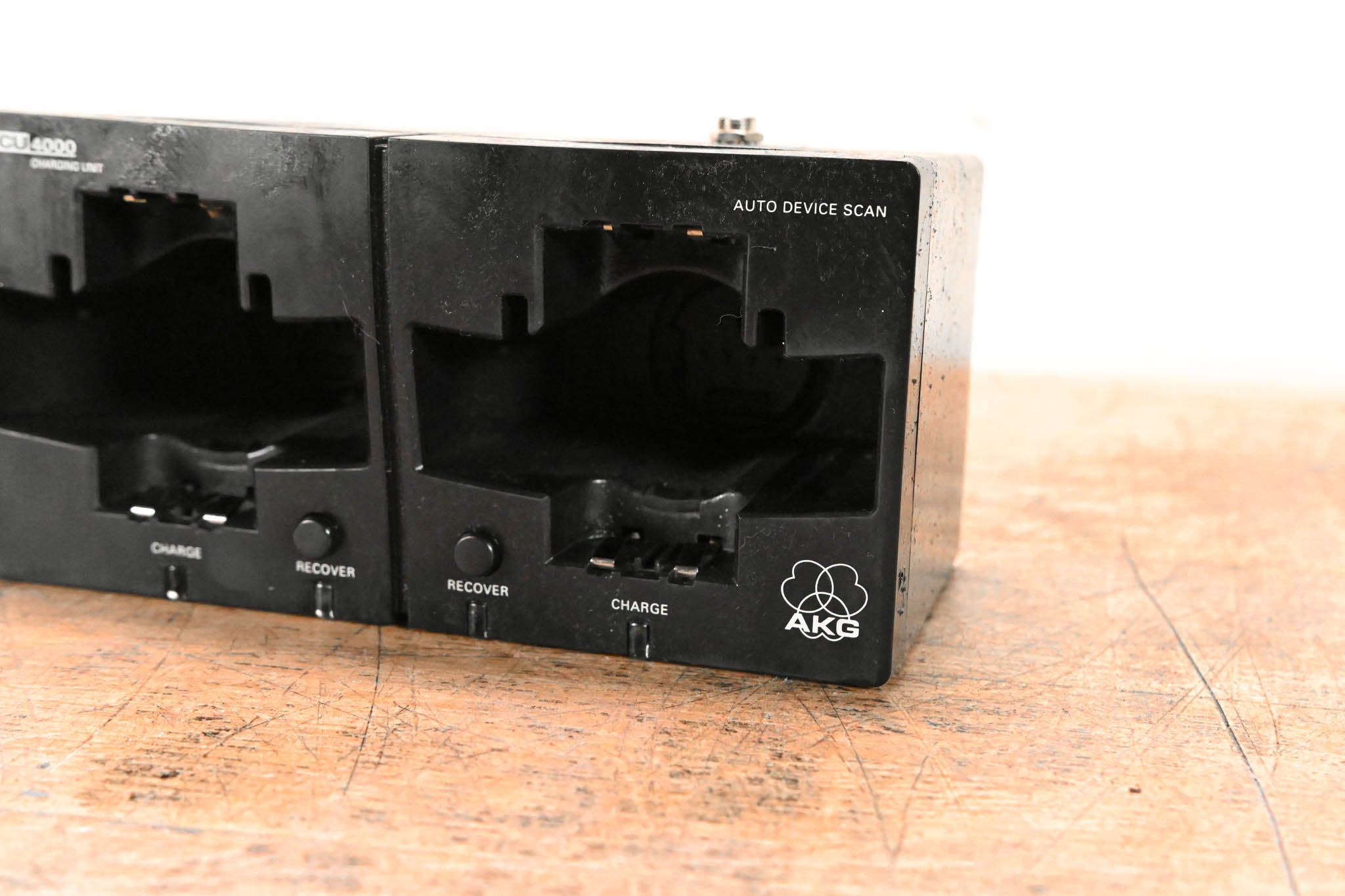 AKG CU4000 Charging Unit for HT4500 and PT4500 (NO POWER SUPPLY)