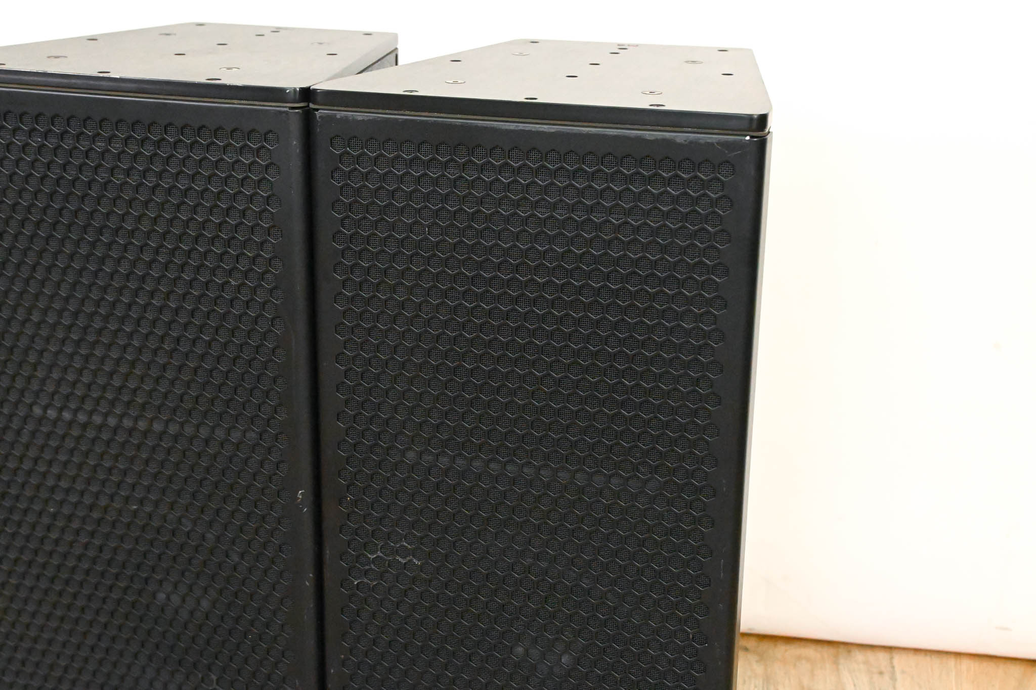 Meyer Sound UPJ-1P Compact VariO Loudspeaker (PAIR)