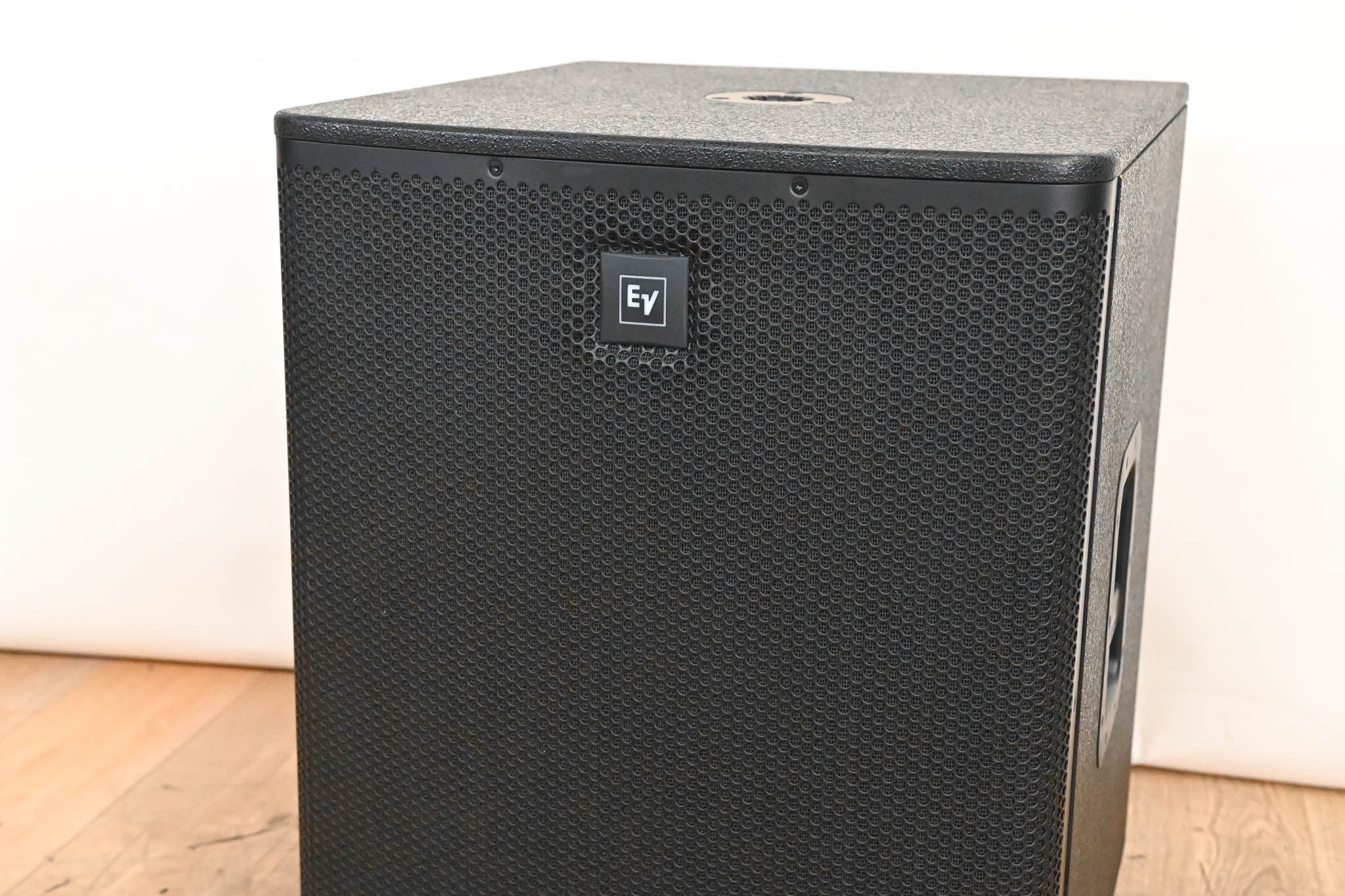 Electro-Voice (EV) ELX118 18" Passive Subwoofer