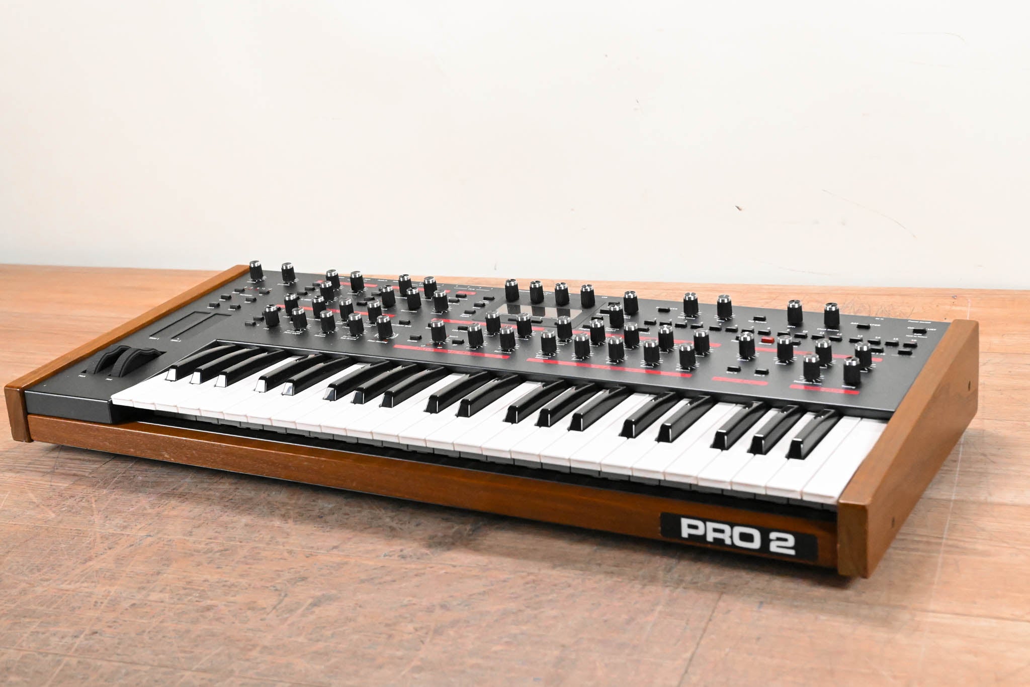 Dave Smith Instruments Pro 2 44-Key Monophonic / Paraphonic Synthesizer