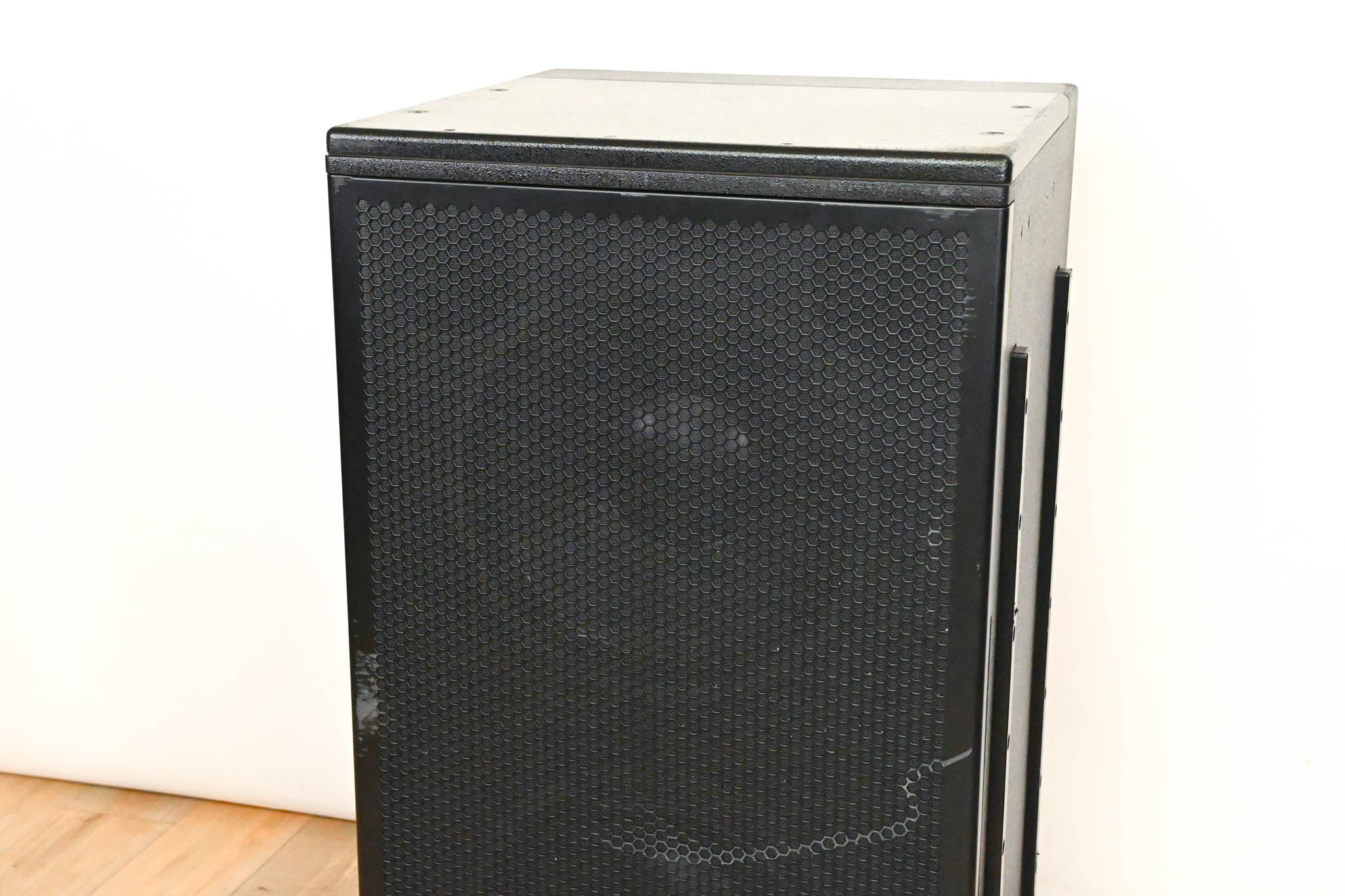 Meyer Sound 600-HP Compact High-Power Subwoofer