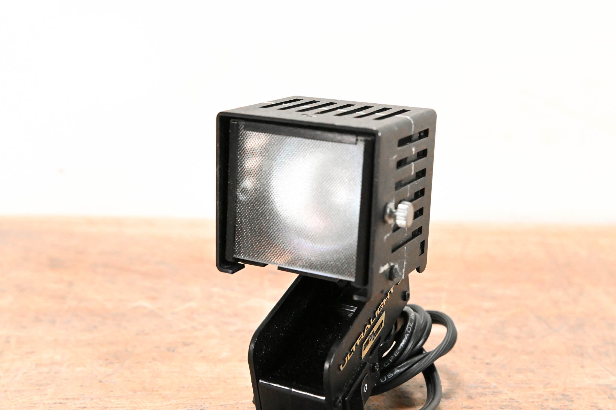 Anton Bauer Ultralight 2 On-Camera Light