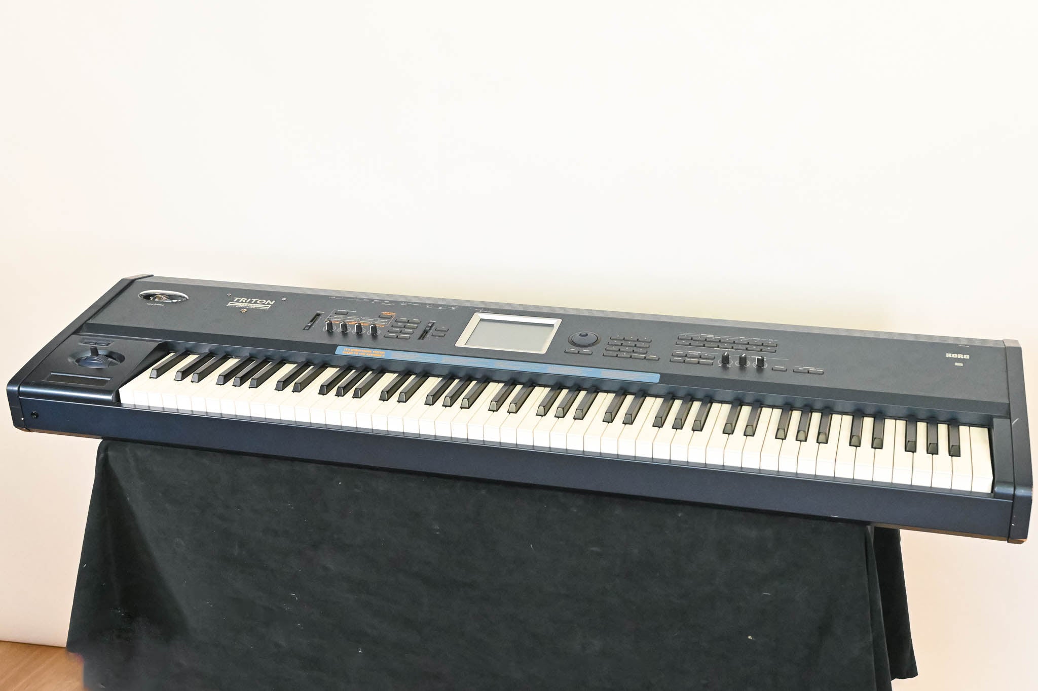 Korg Triton Extreme 88 88-Key 120-Voice Polyphonic Workstation