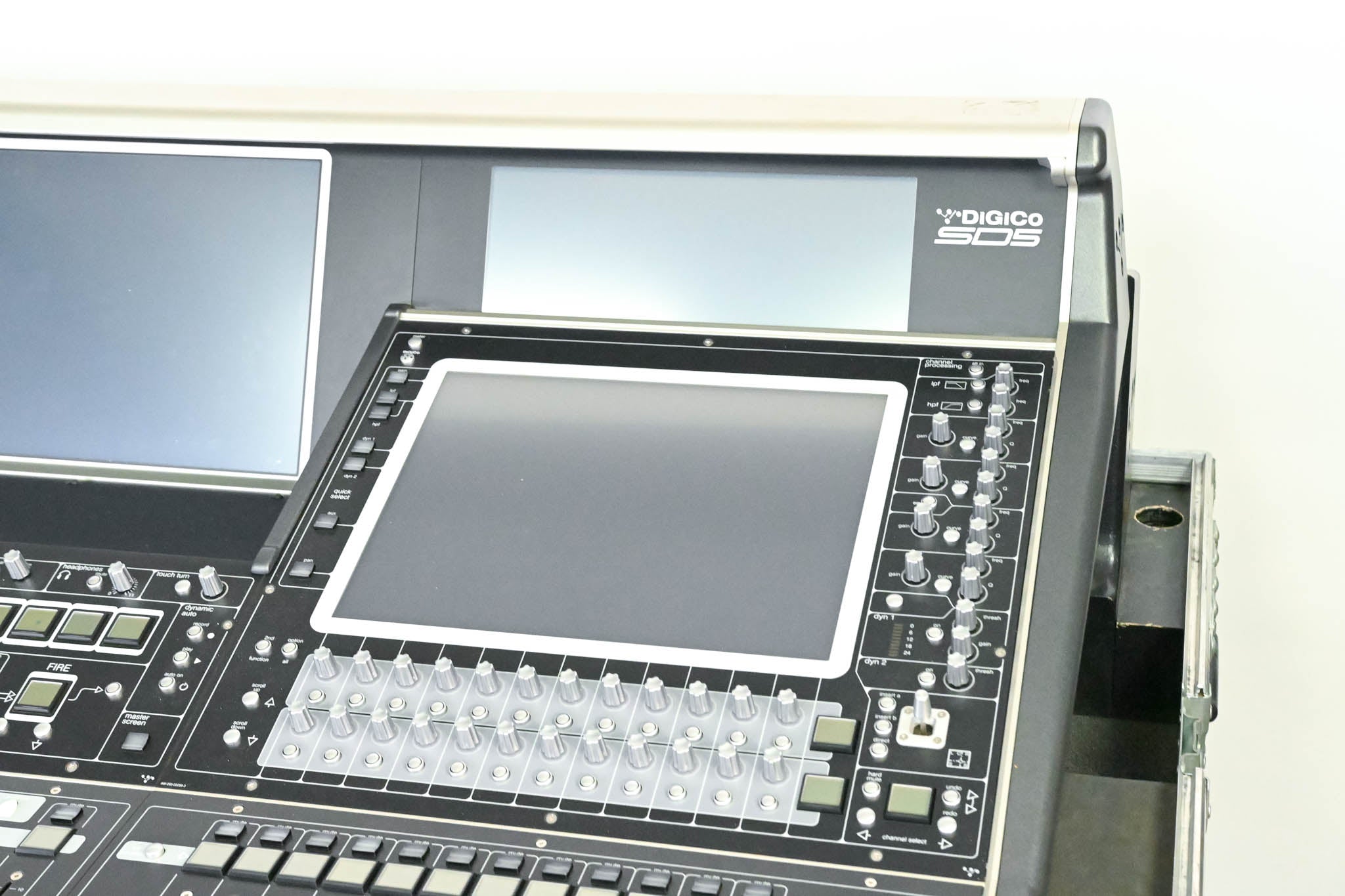 DiGiCo SD5 Digital Mixing Console with Road Case