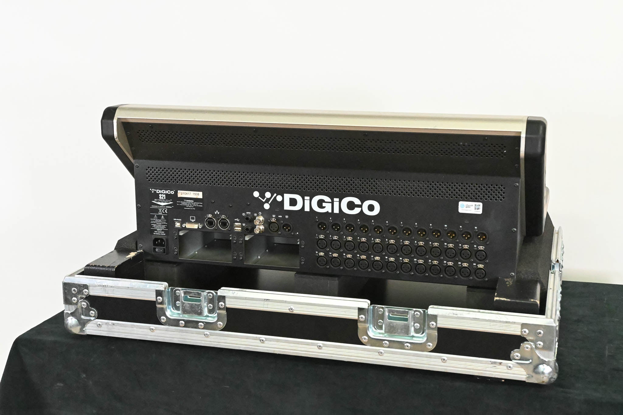 DiGiCo S21 48-Channel Digital Audio Mixing Console with Road Case