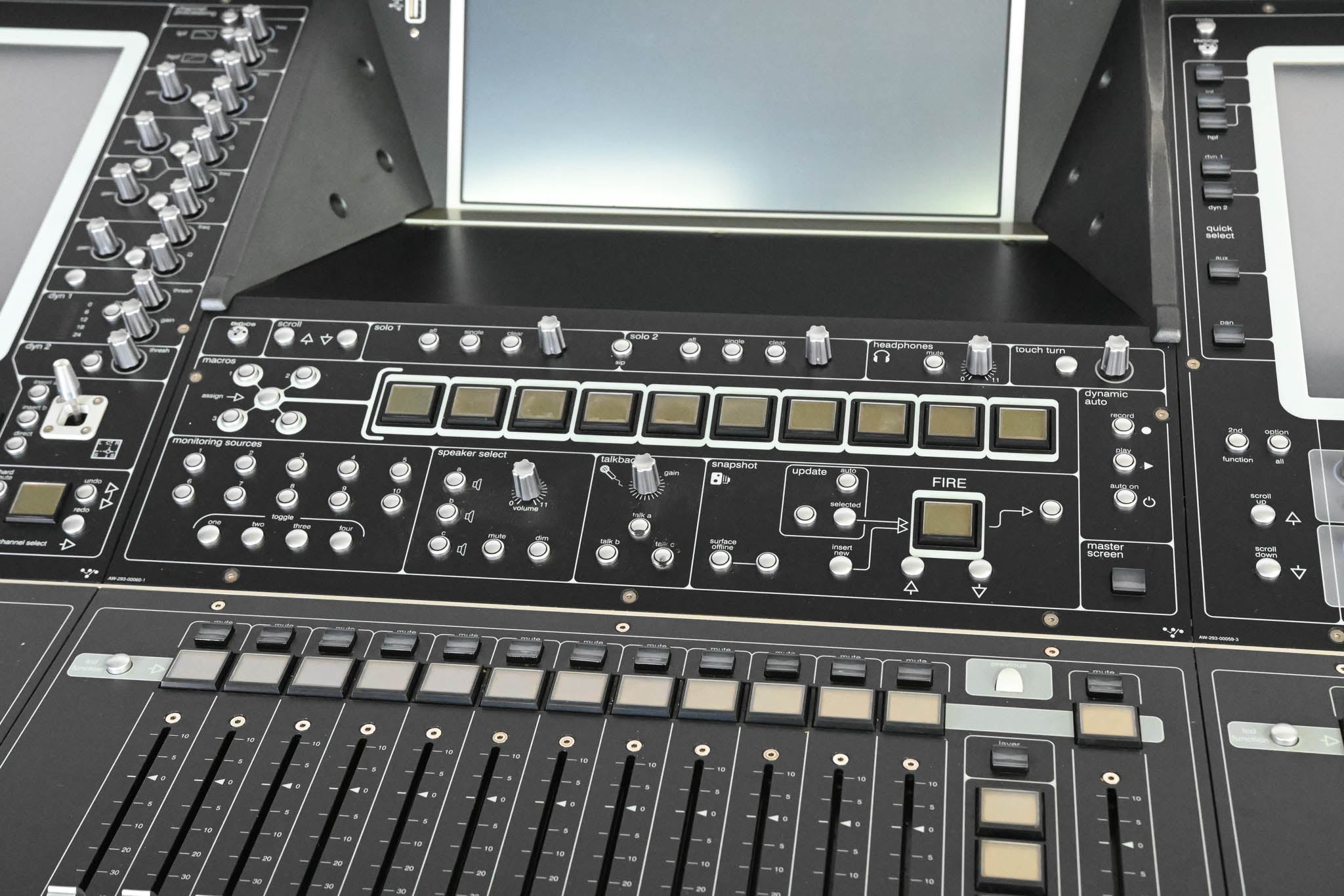 DiGiCo SD5 Digital Mixing Console with Road Case
