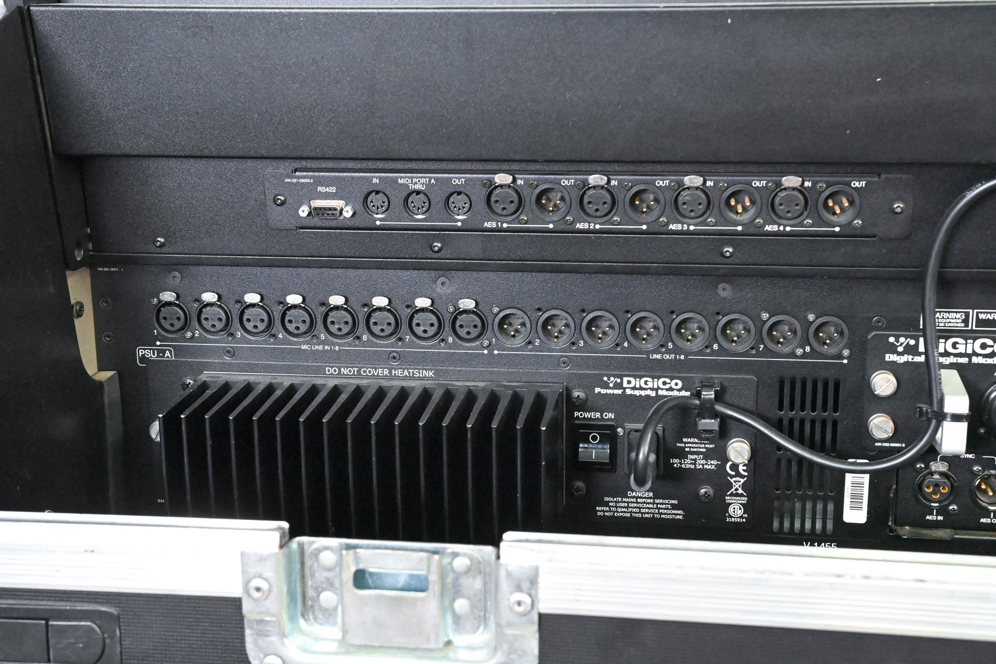 DiGiCo SD5 Digital Mixing Console with Road Case