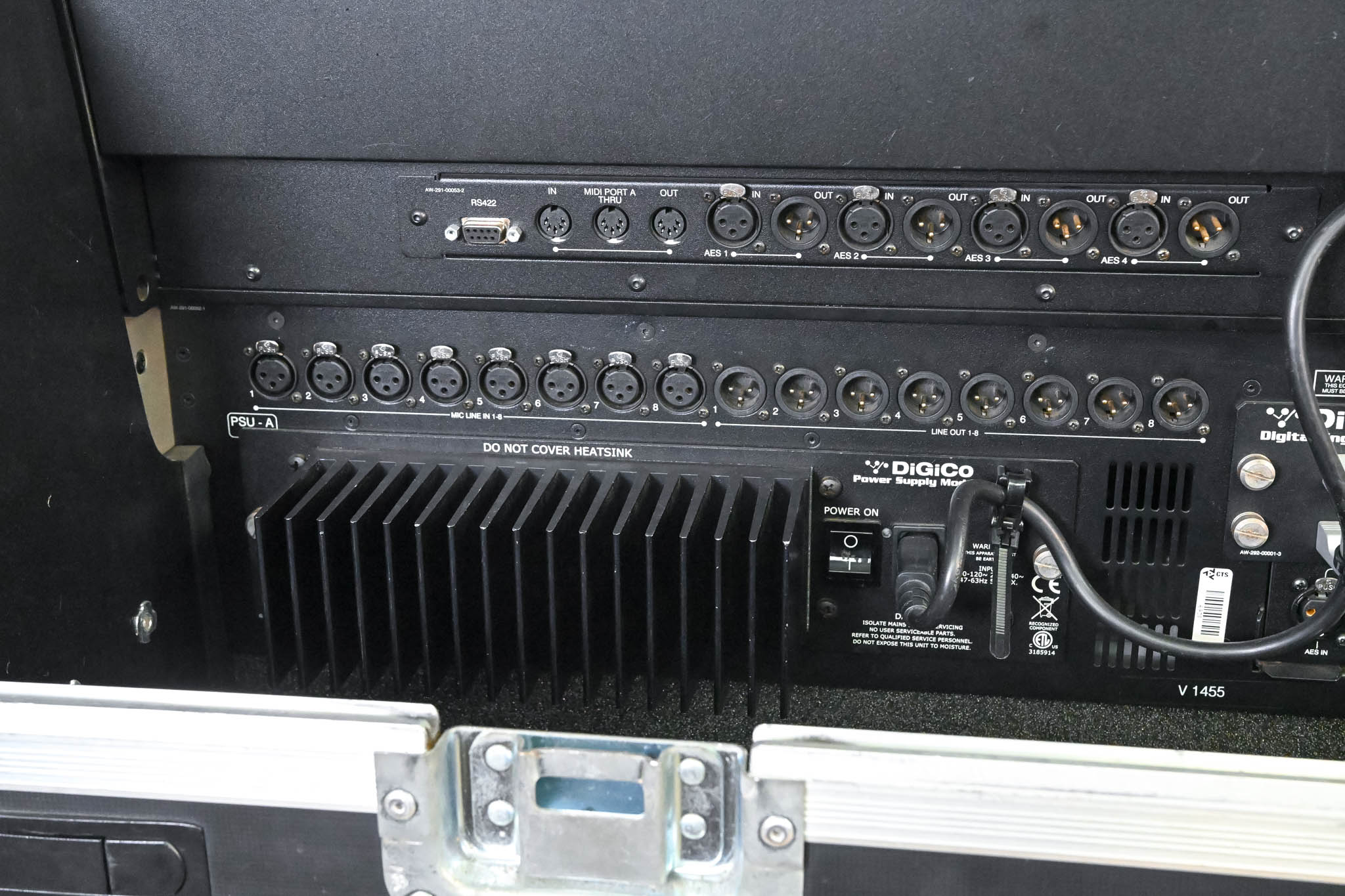 DiGiCo SD5 Digital Mixing Console with Road Case