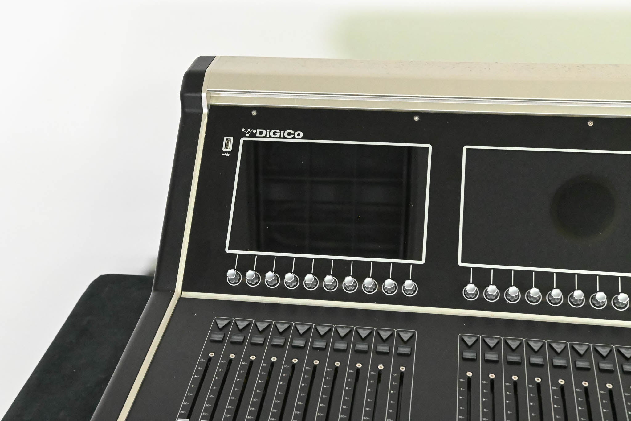 DiGiCo S21 48-Channel Digital Audio Mixing Console with Road Case