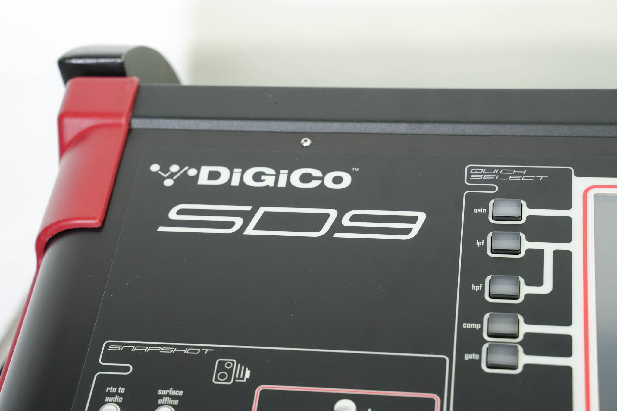 DiGiCo SD9 Digital Mixing Console with Road Case