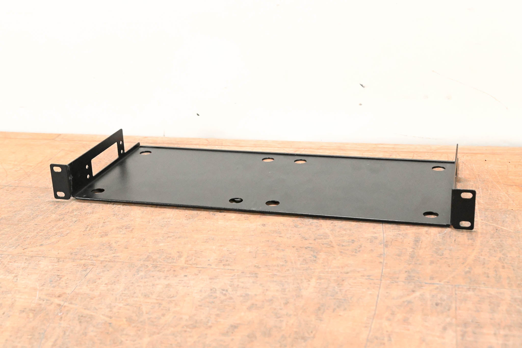 BSS BSSRACKSHELF1U 1U Rack-Mount Kit