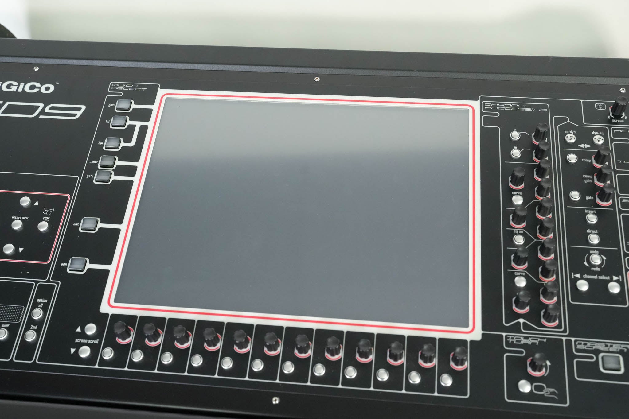 DiGiCo SD9 Digital Mixing Console with Road Case