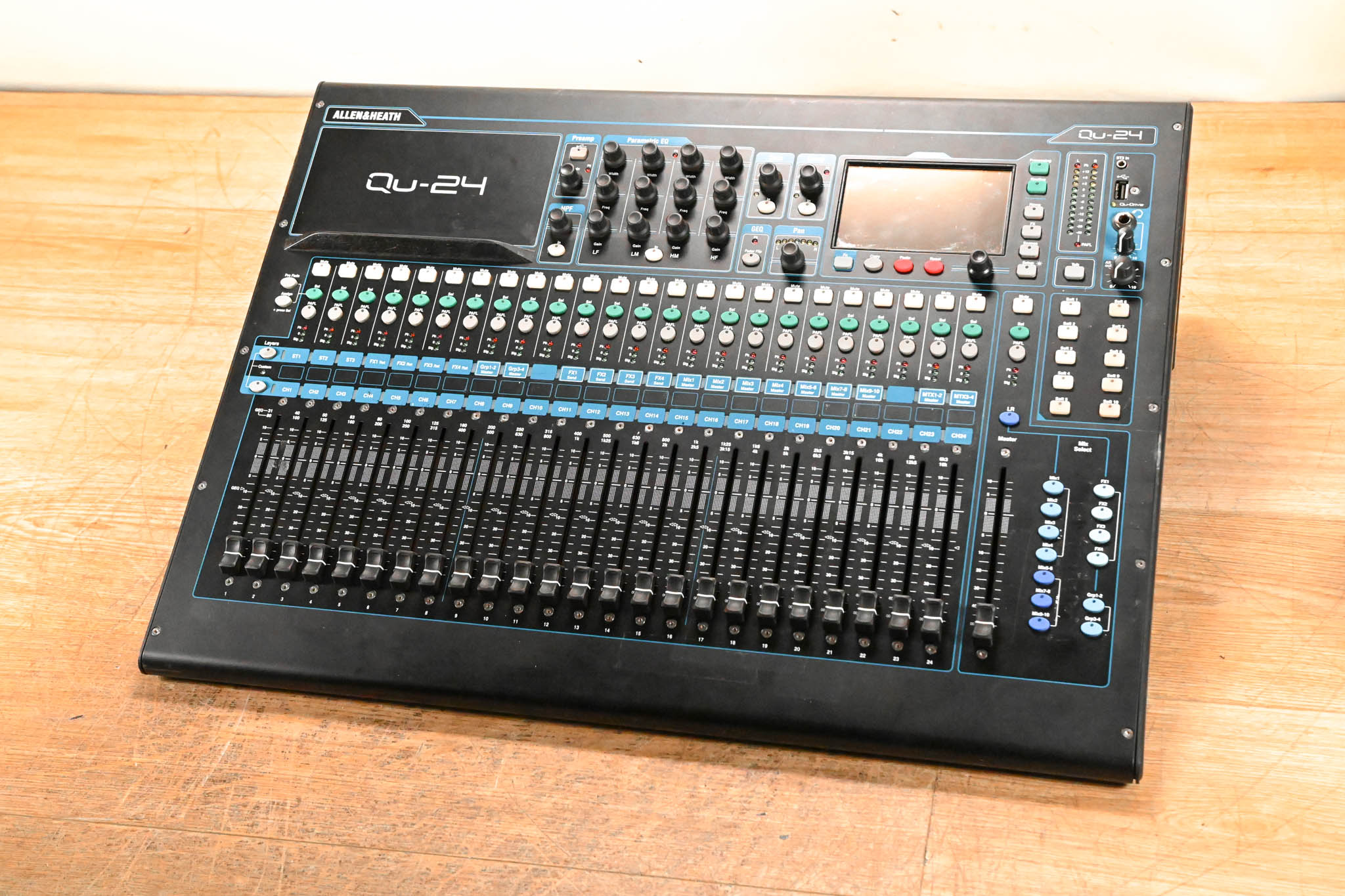 Allen & Heath Qu-24 24-Channel Digital Mixing Console