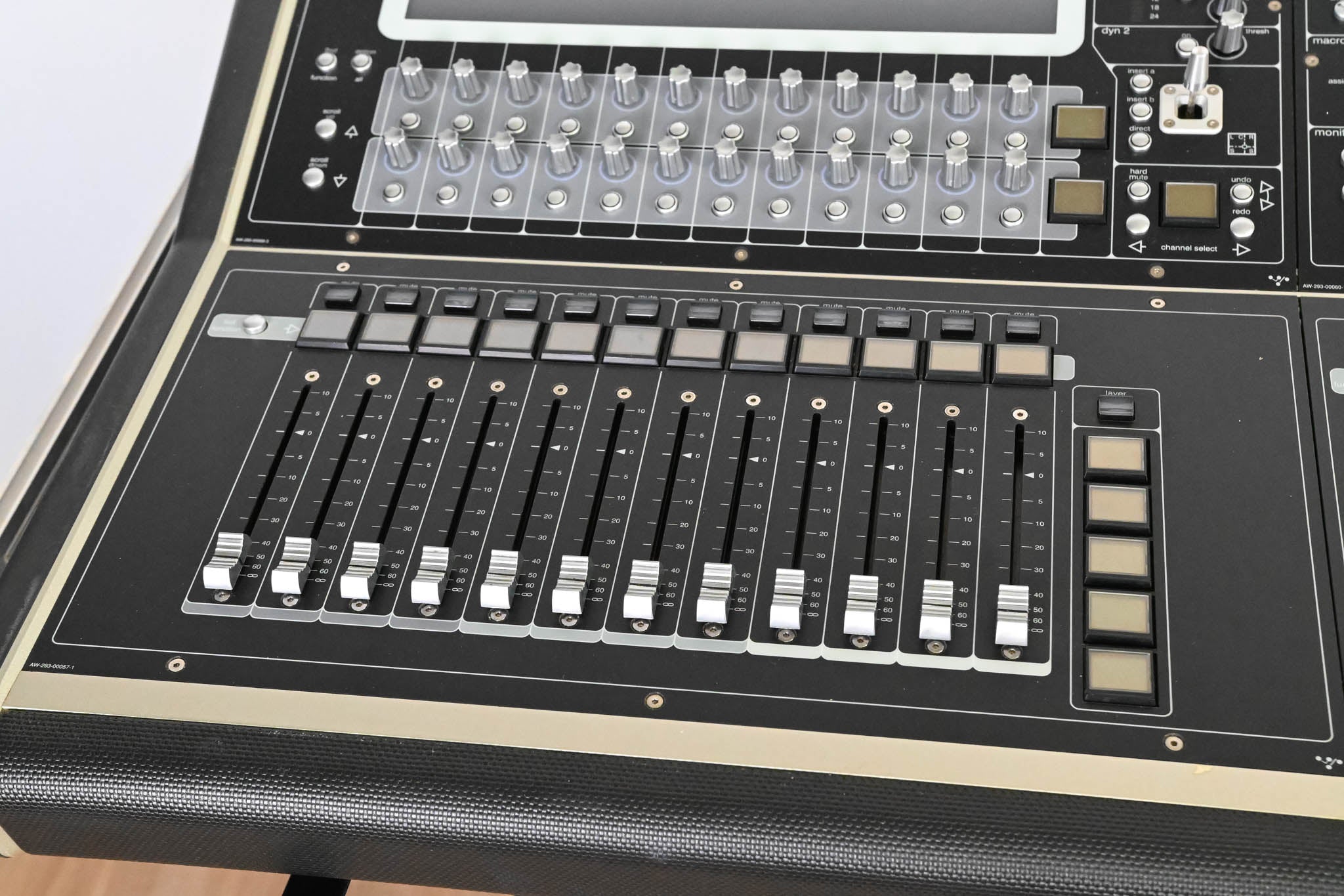 DiGiCo SD5 Digital Mixing Console with Road Case