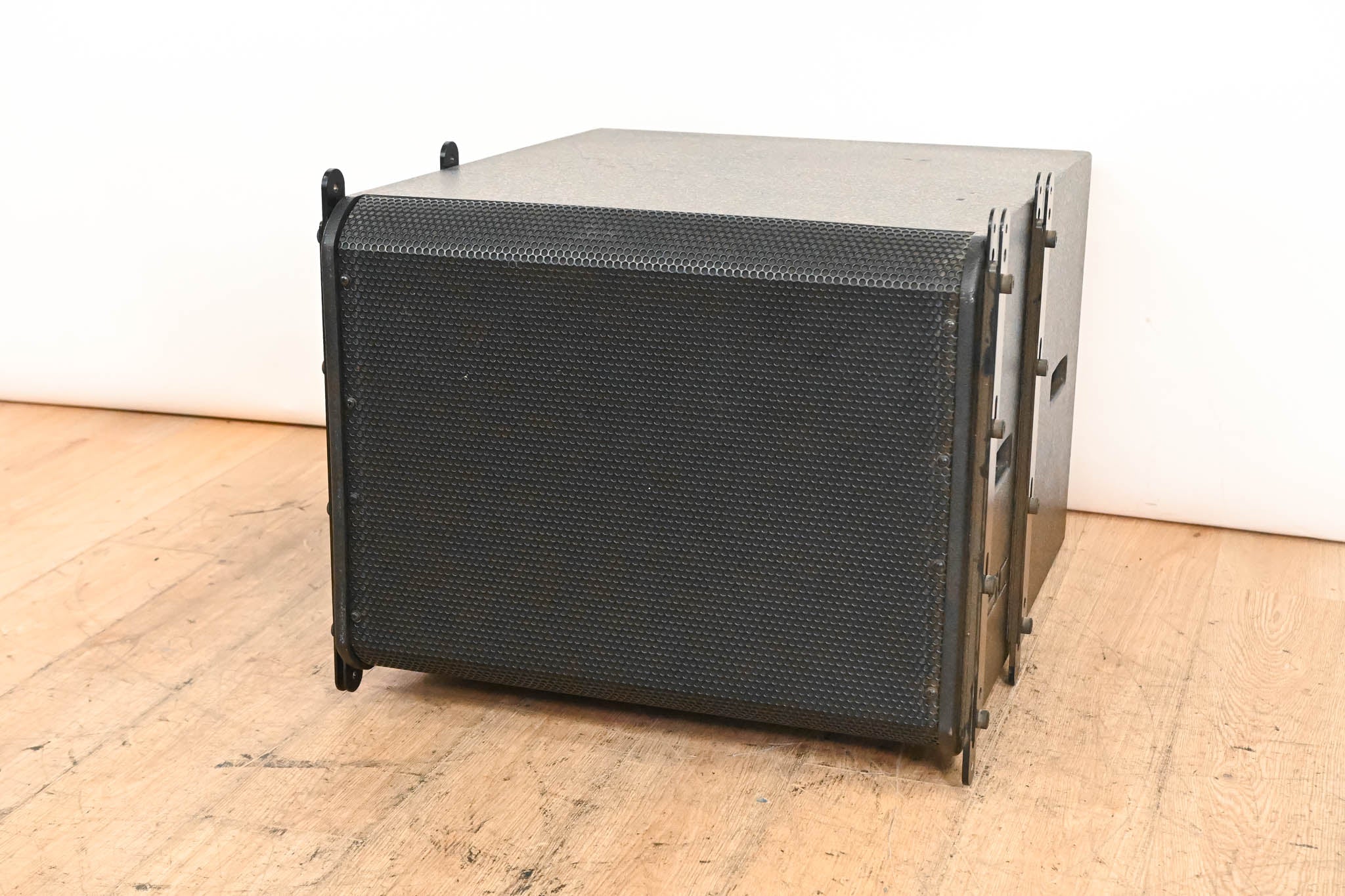 QSC WL118-sw 18" 850W Passive Line Array Subwoofer