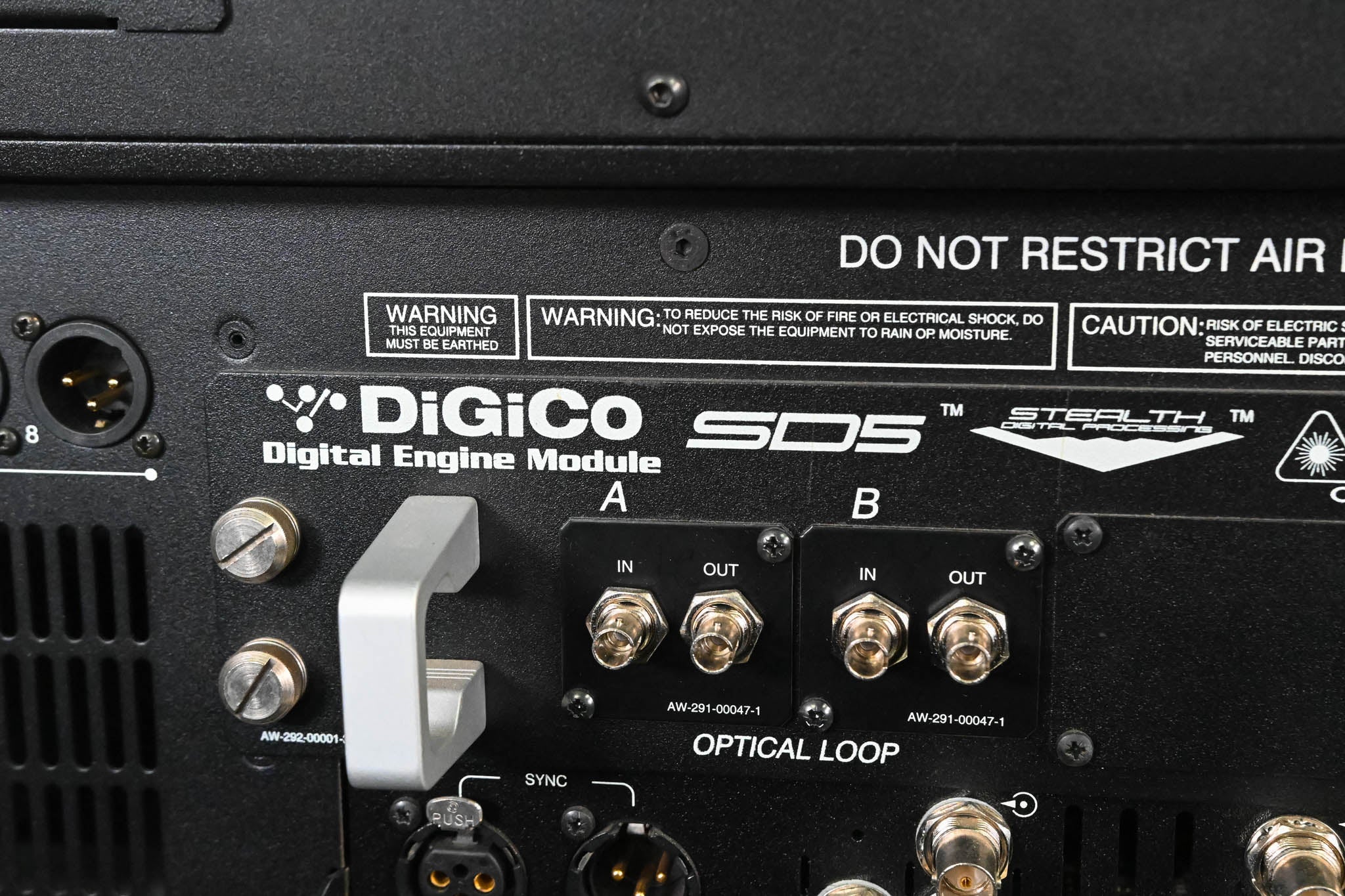 DiGiCo SD5 Digital Mixing Console with Road Case