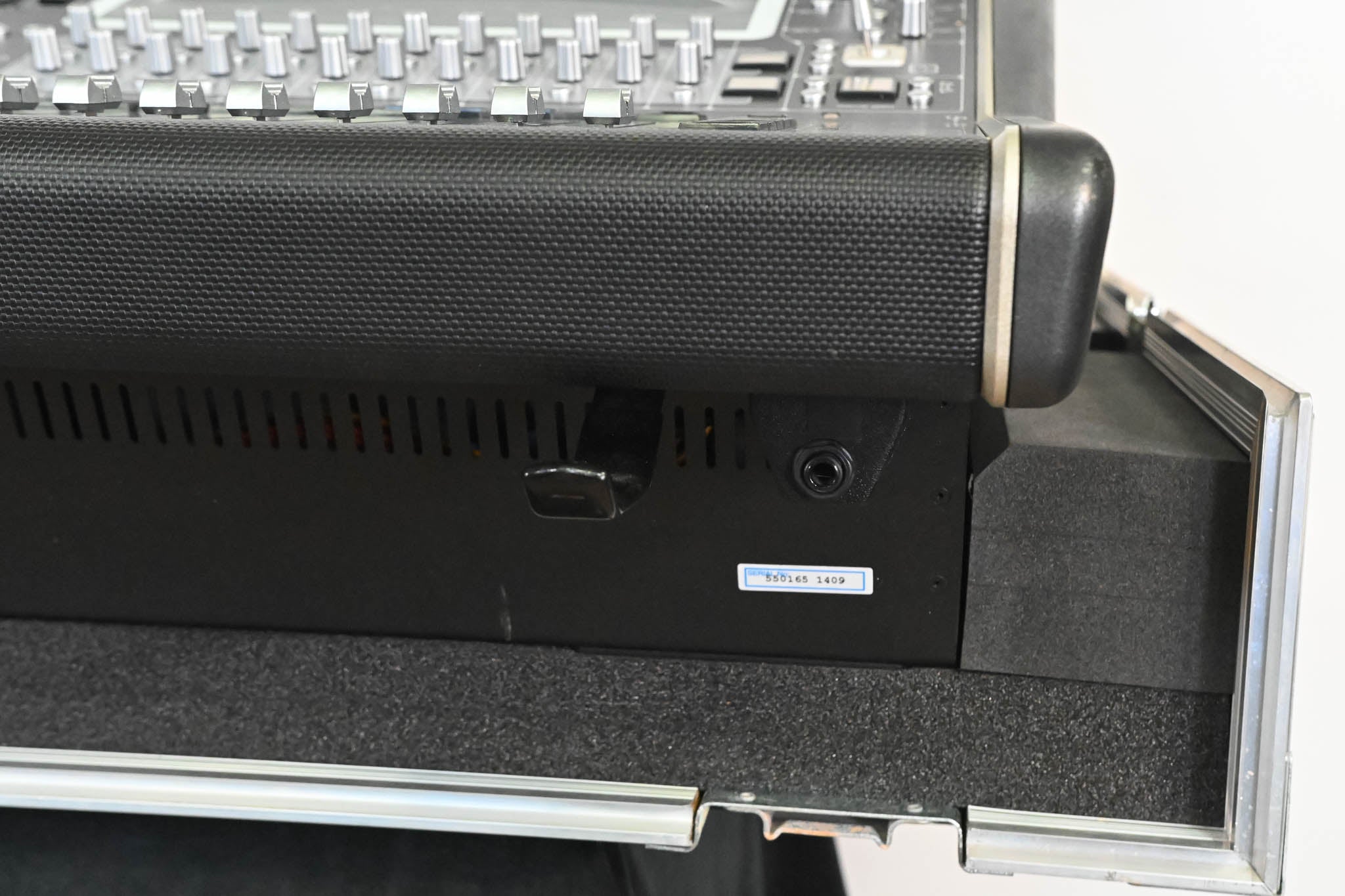 DiGiCo SD5 Digital Mixing Console with Road Case